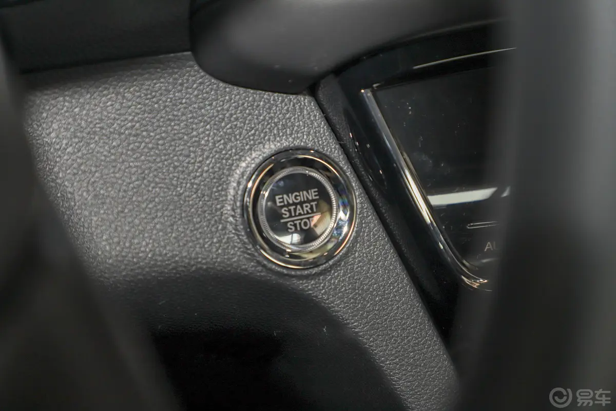 本田XR-V220TURBO CVT 豪华版钥匙孔或一键启动按键