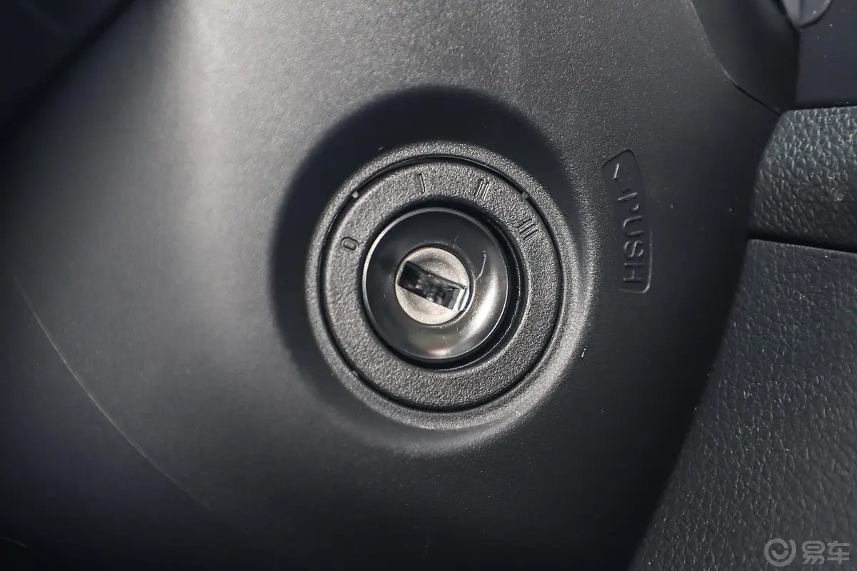 本田XR-V1.5L CVT 舒适版钥匙孔或一键启动按键