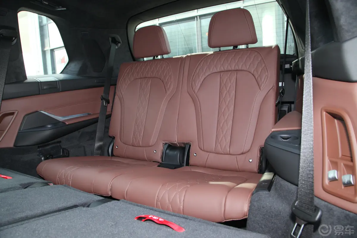 宝马X7xDrive40i 尊享型 M运动套装第三排座椅