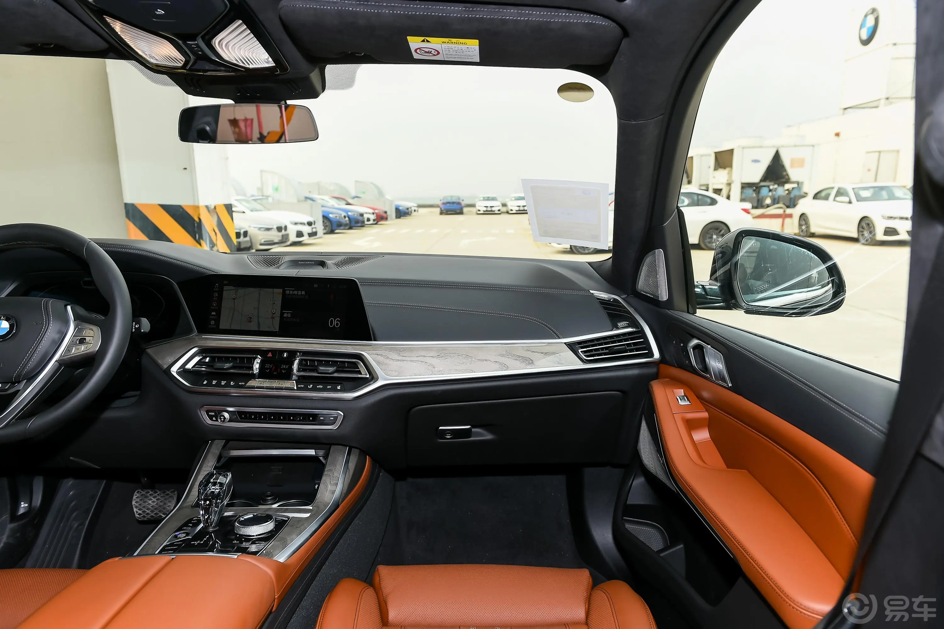 宝马X7xDrive40i 行政型 豪华套装副驾驶位区域