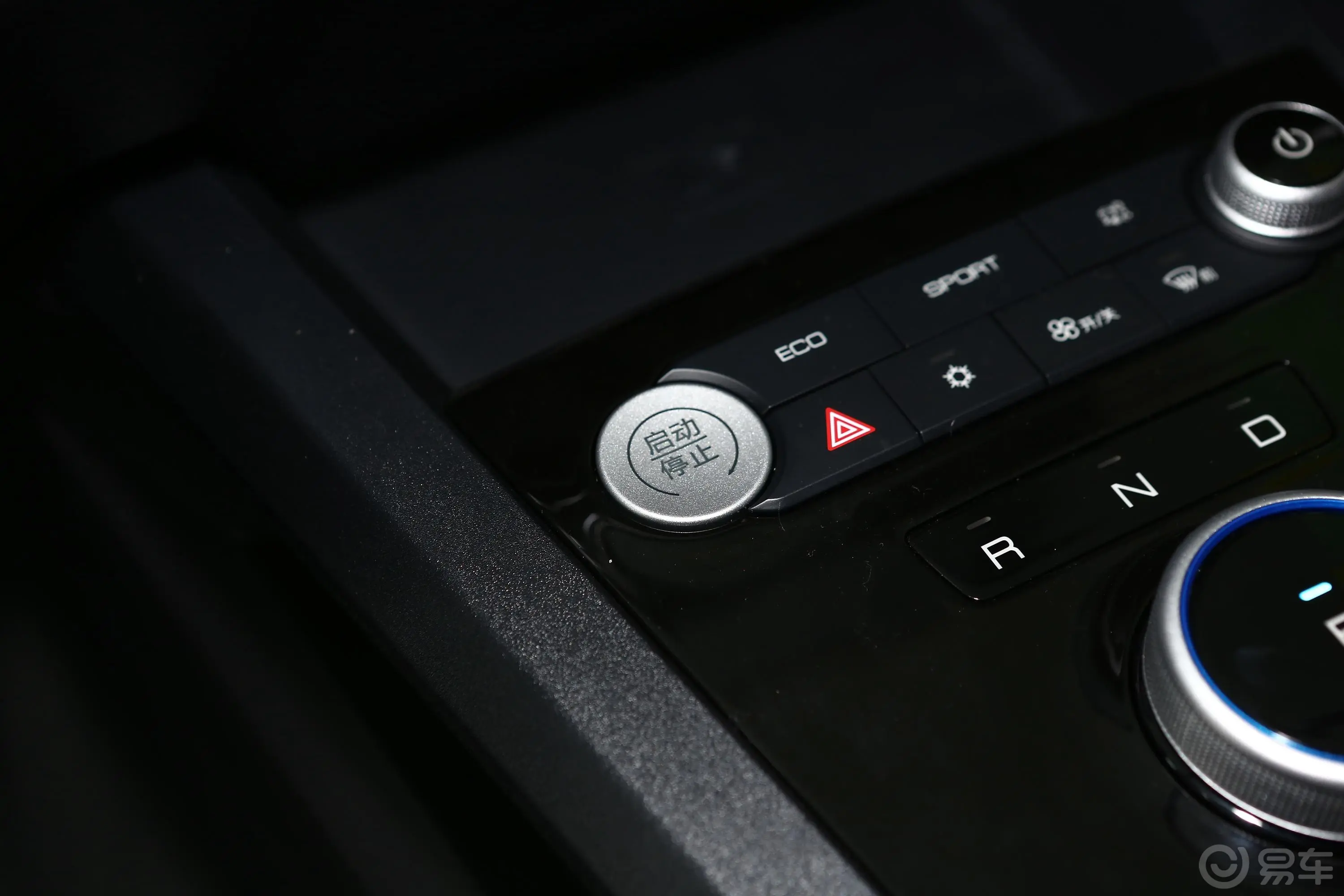 比亚迪e3400 出行版钥匙孔或一键启动按键