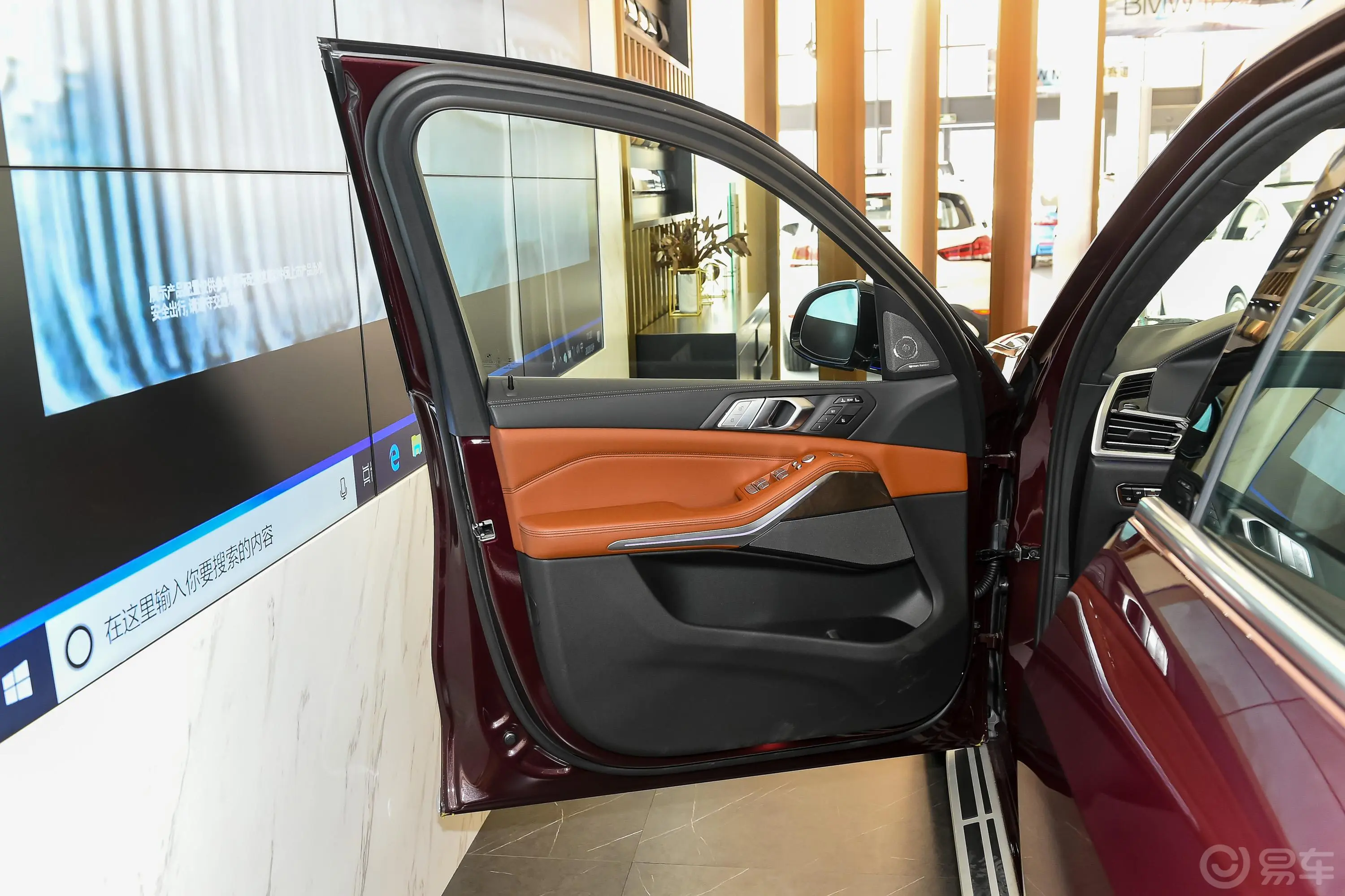宝马X7xDrive40i 个性化定制限量版 豪华套装驾驶员侧前车门