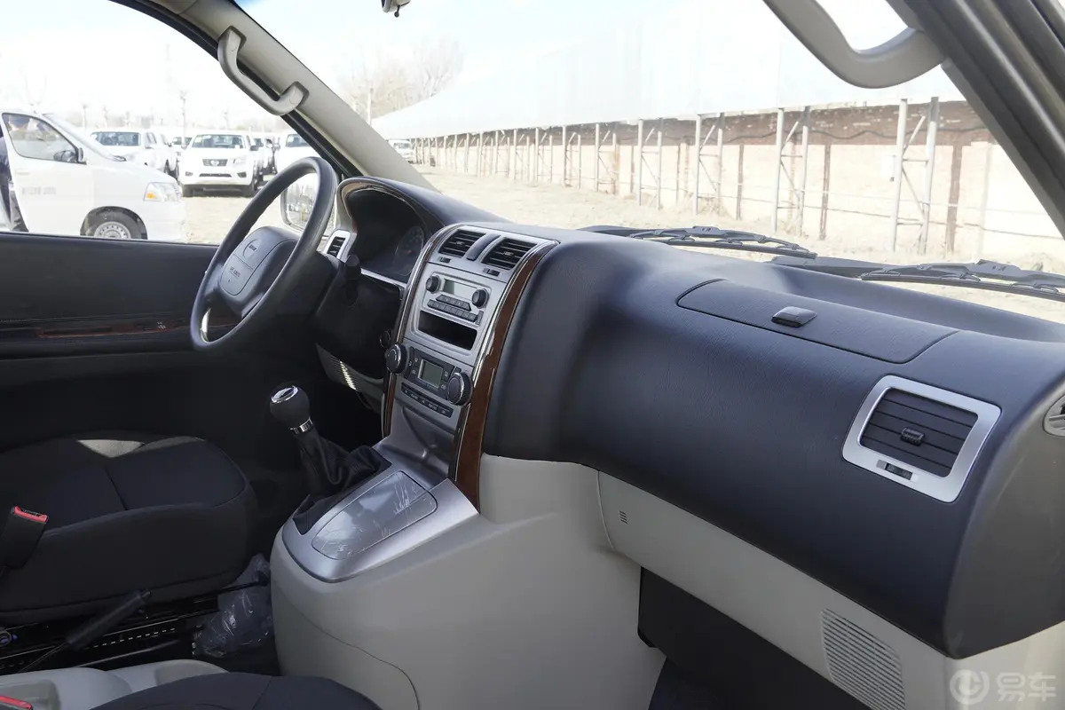 阁瑞斯快运 升级版 2.0L 手动 舒适型 7座 国VI内饰全景副驾驶员方向