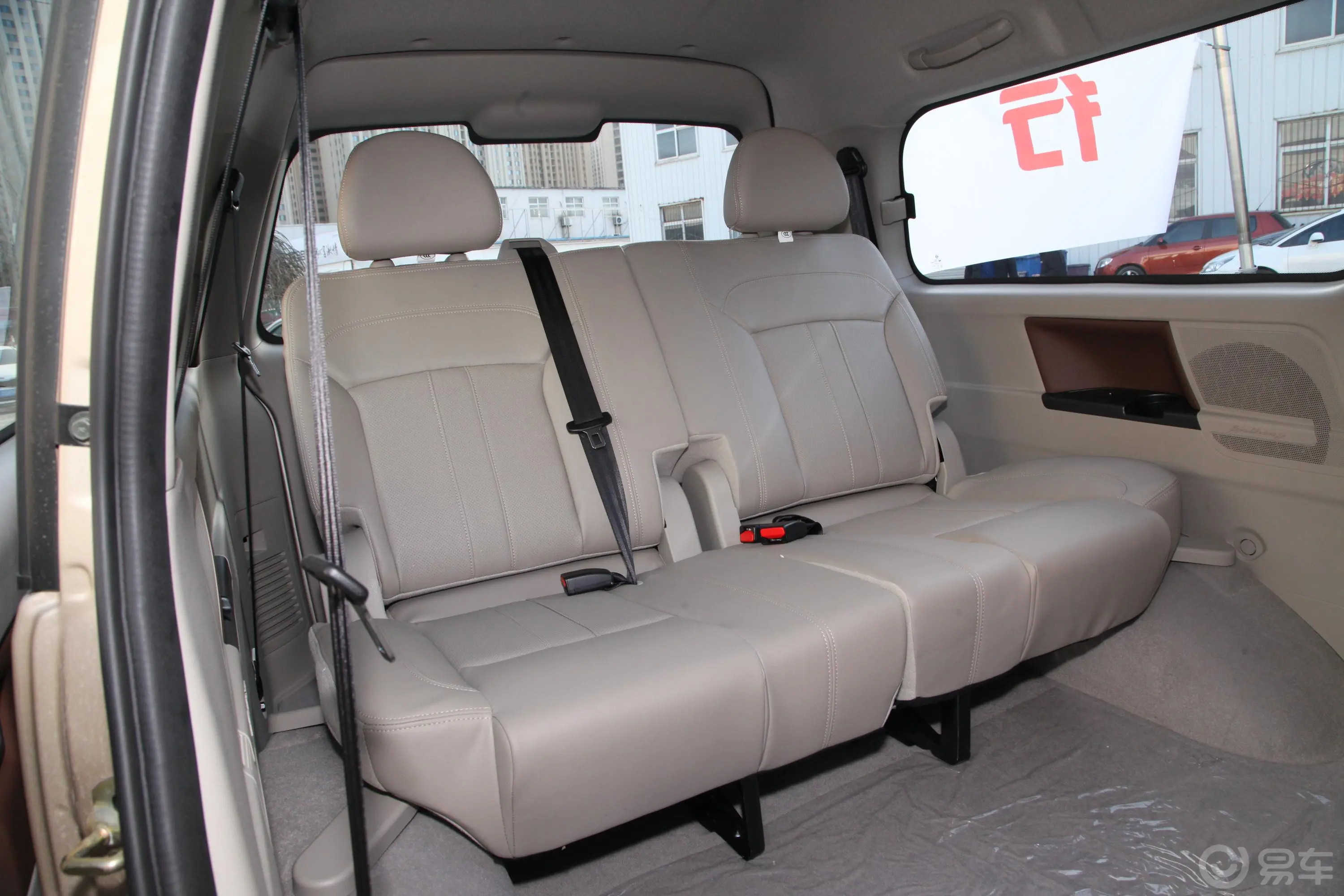 菱智M5 1.6L 手动 豪华型 7座 国VI第三排座椅