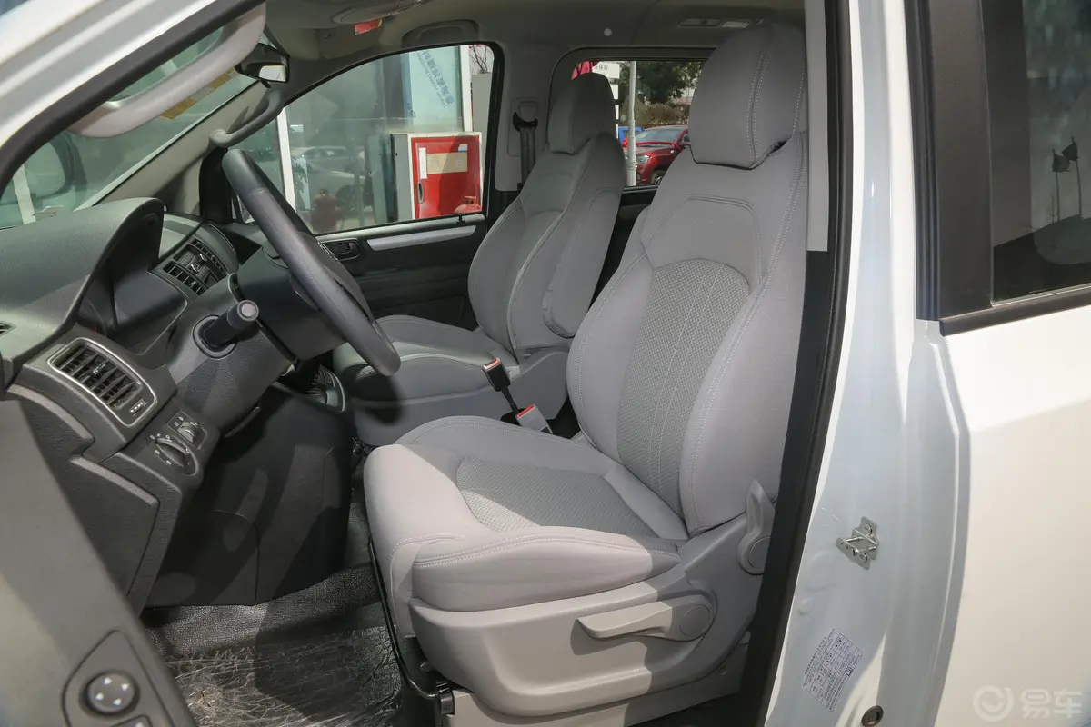 大通G10PLUS 1.9T 手动 智享版 柴油 国V驾驶员座椅