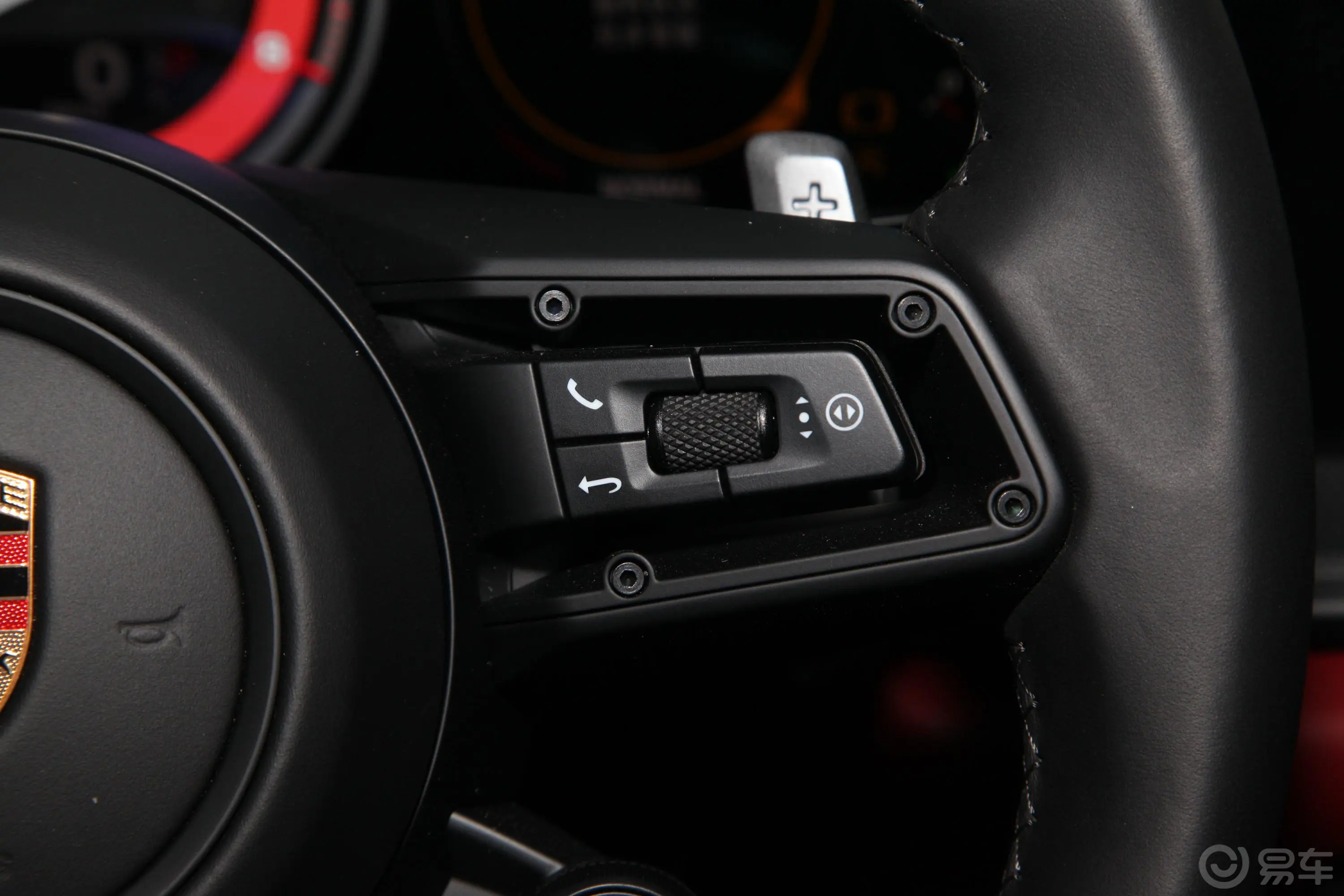 保时捷911Carrera 4S 3.0T右侧方向盘功能按键