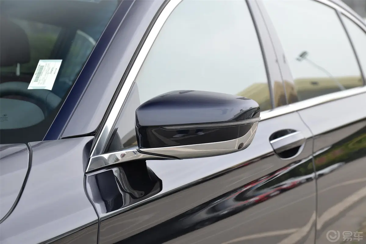 宝马7系改款 740Li xDrive 行政型 M运动套装主驾驶后视镜背面