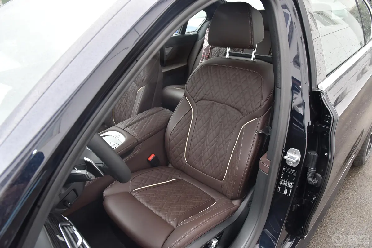 宝马7系改款 740Li 尊享型 M运动套装驾驶员座椅