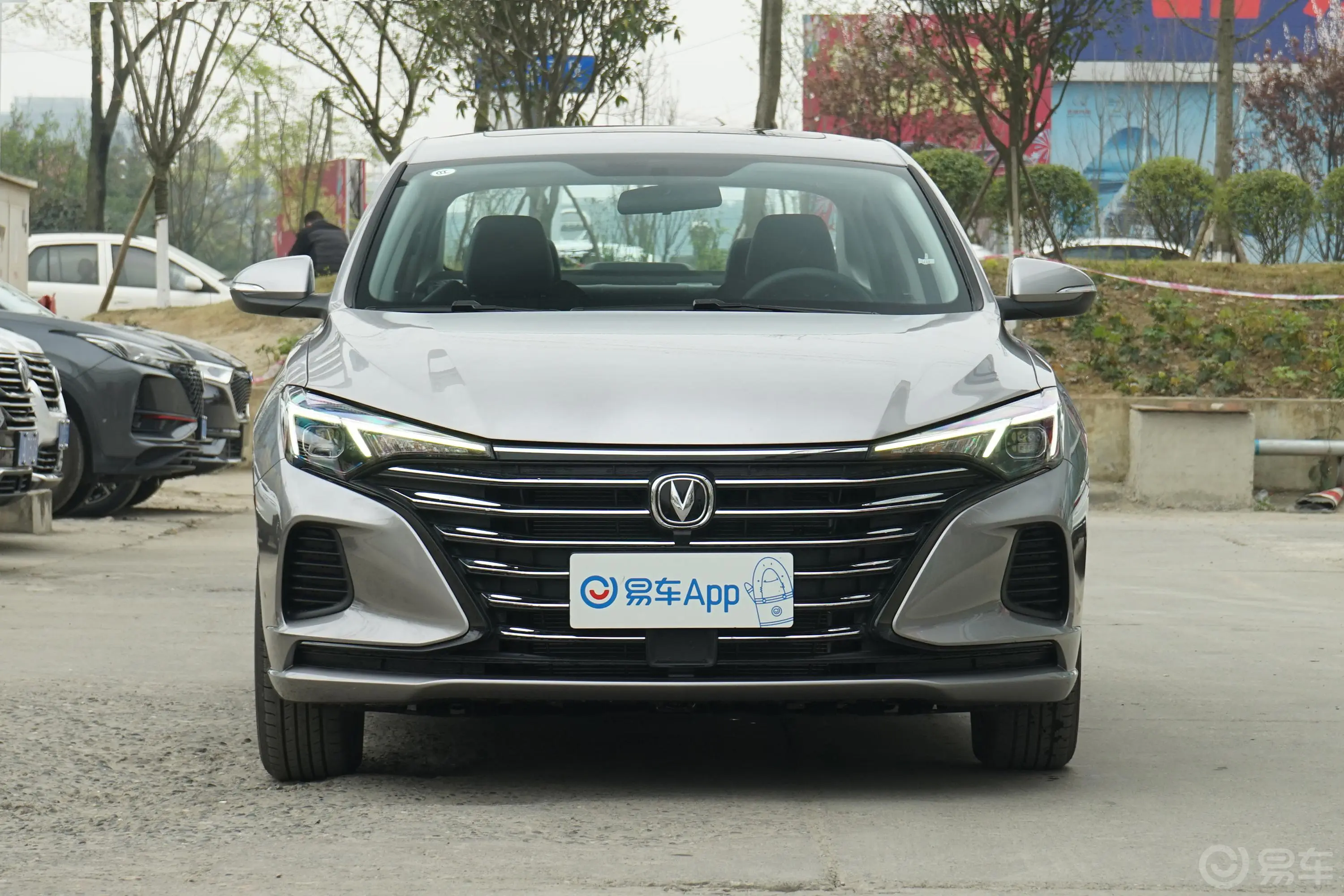 逸动PLUS 1.6L GDI 手动 豪华型正前水平