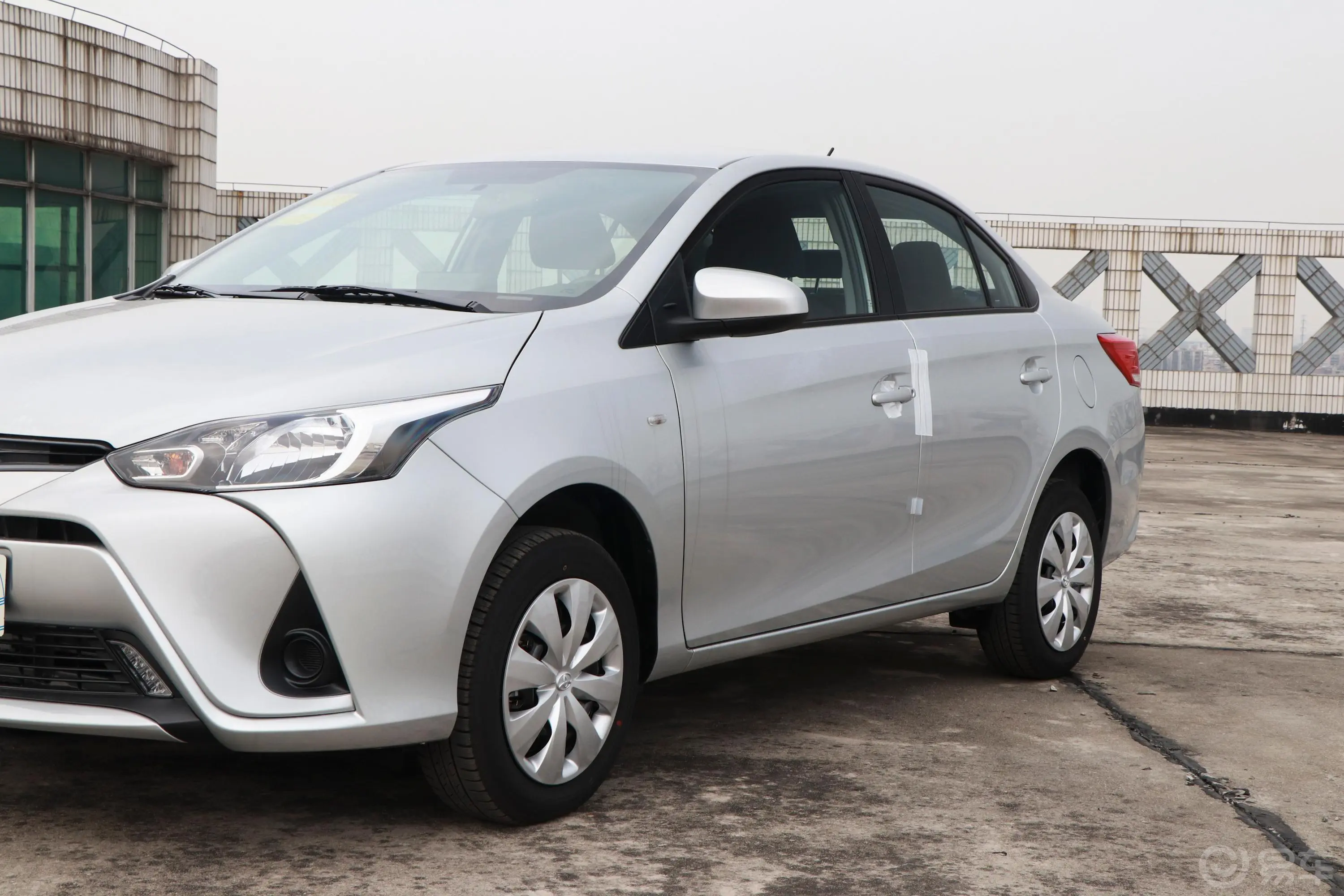 YARiS L 致享1.5L CVT 领先版外观