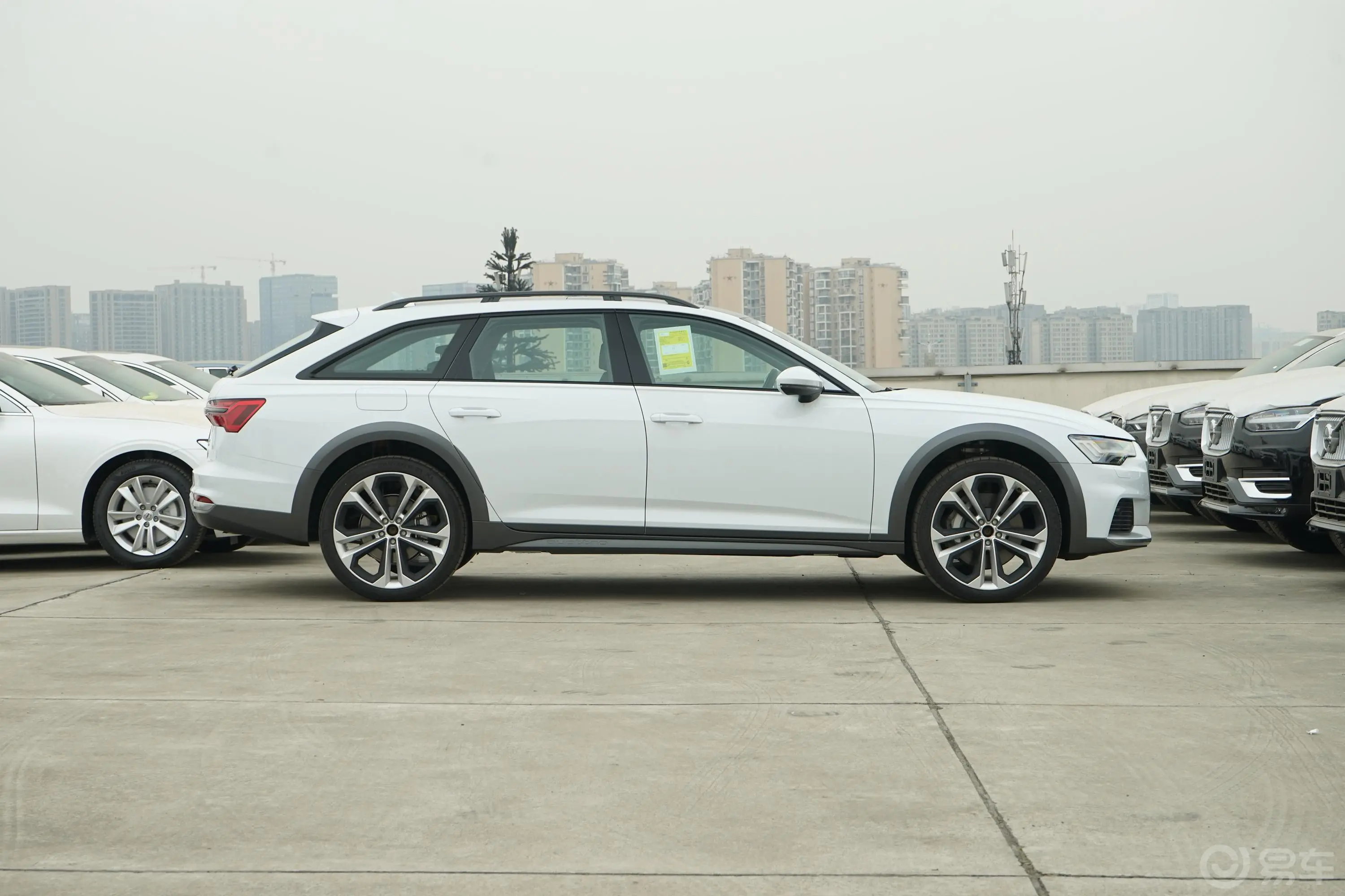 奥迪A6Allroad quattro 探索家 55 TFSI 尊享越野型外观