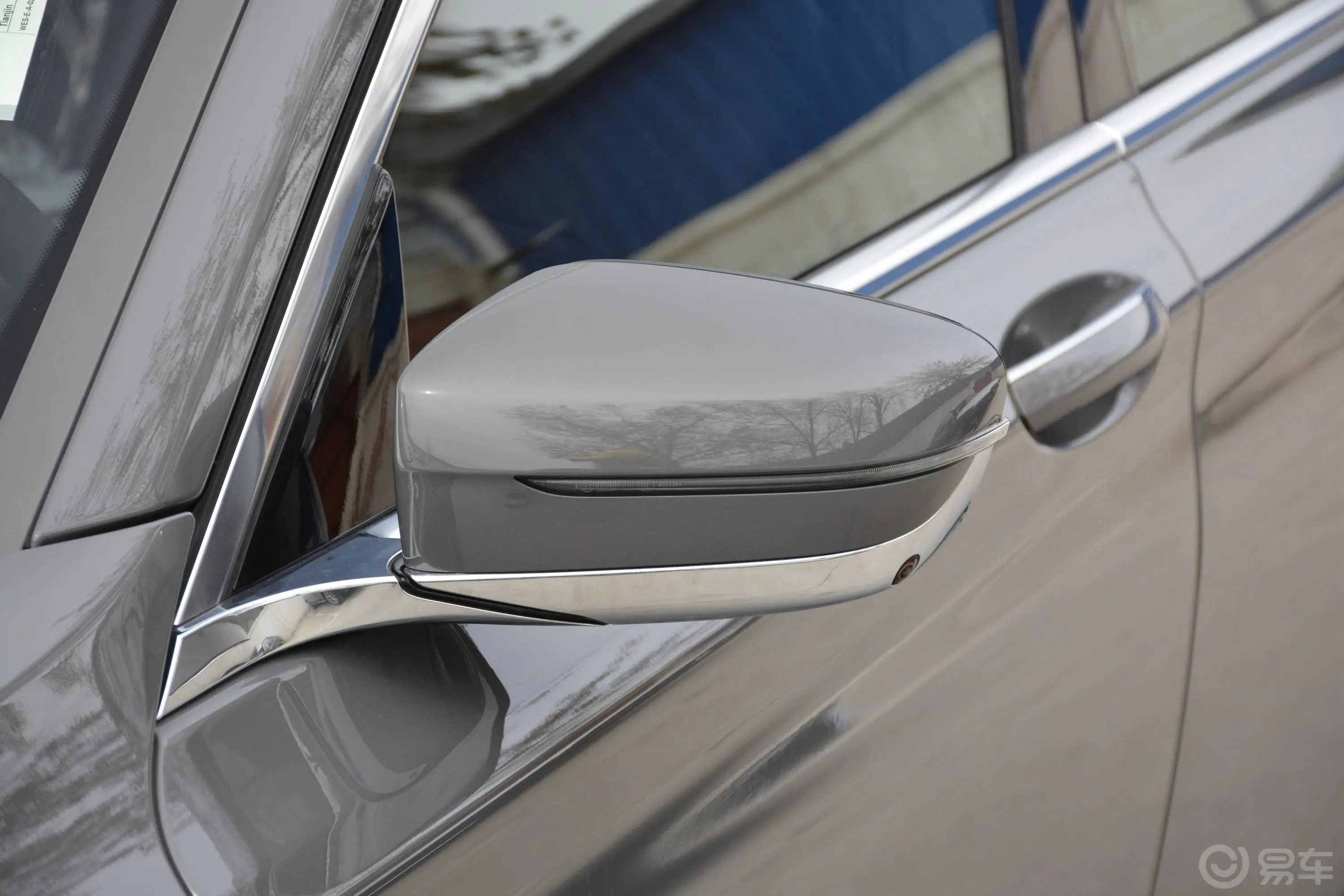 宝马7系改款 740Li xDrive 行政型 豪华套装主驾驶后视镜背面
