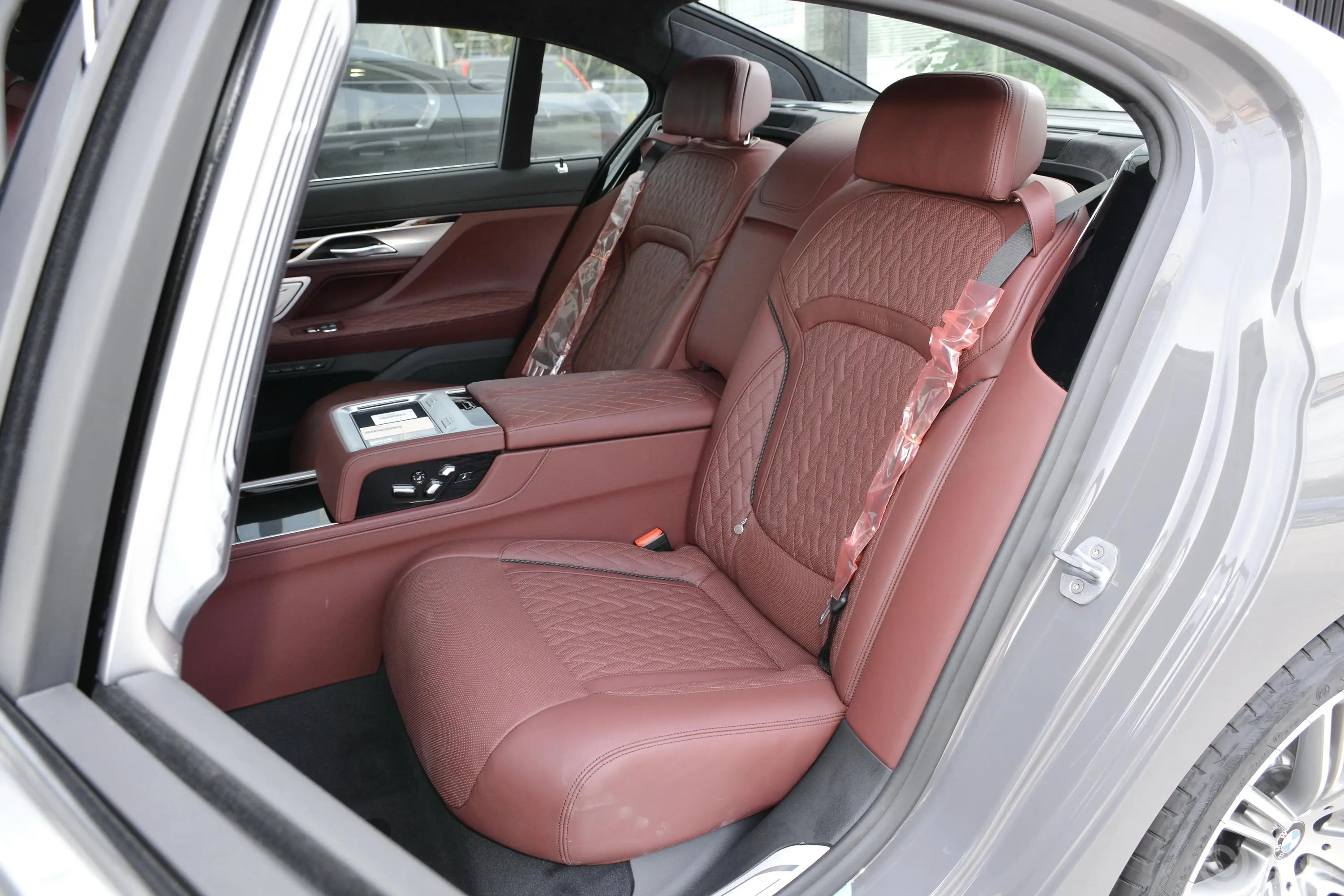 宝马7系改款 740Li xDrive 行政型 豪华套装后排座椅