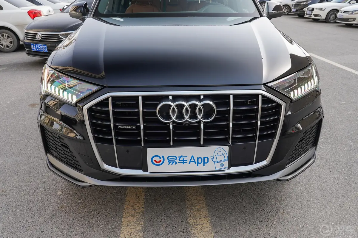 奥迪Q745 TFSI quattro 致享专享版外观