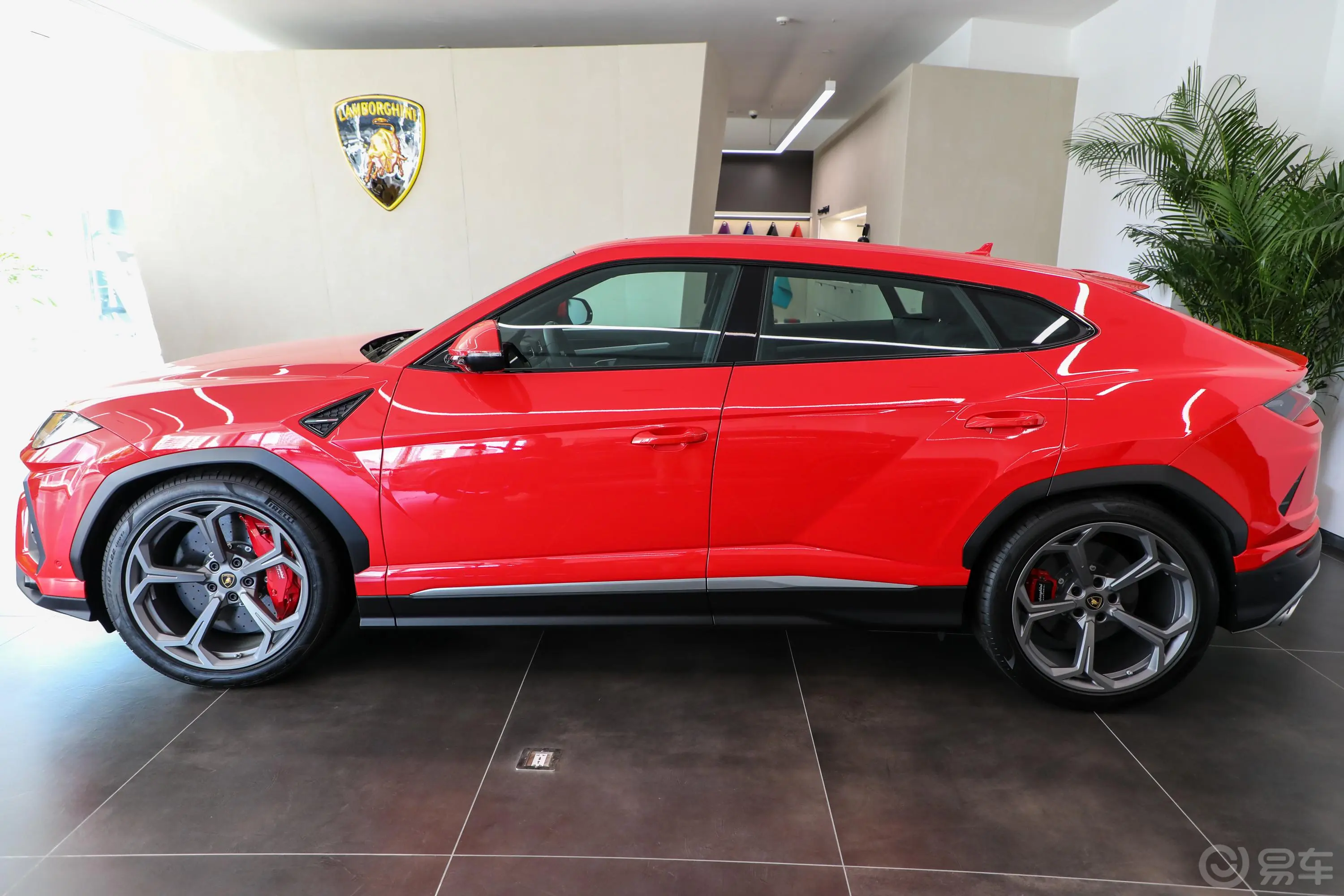 Urus4.0T V8外观