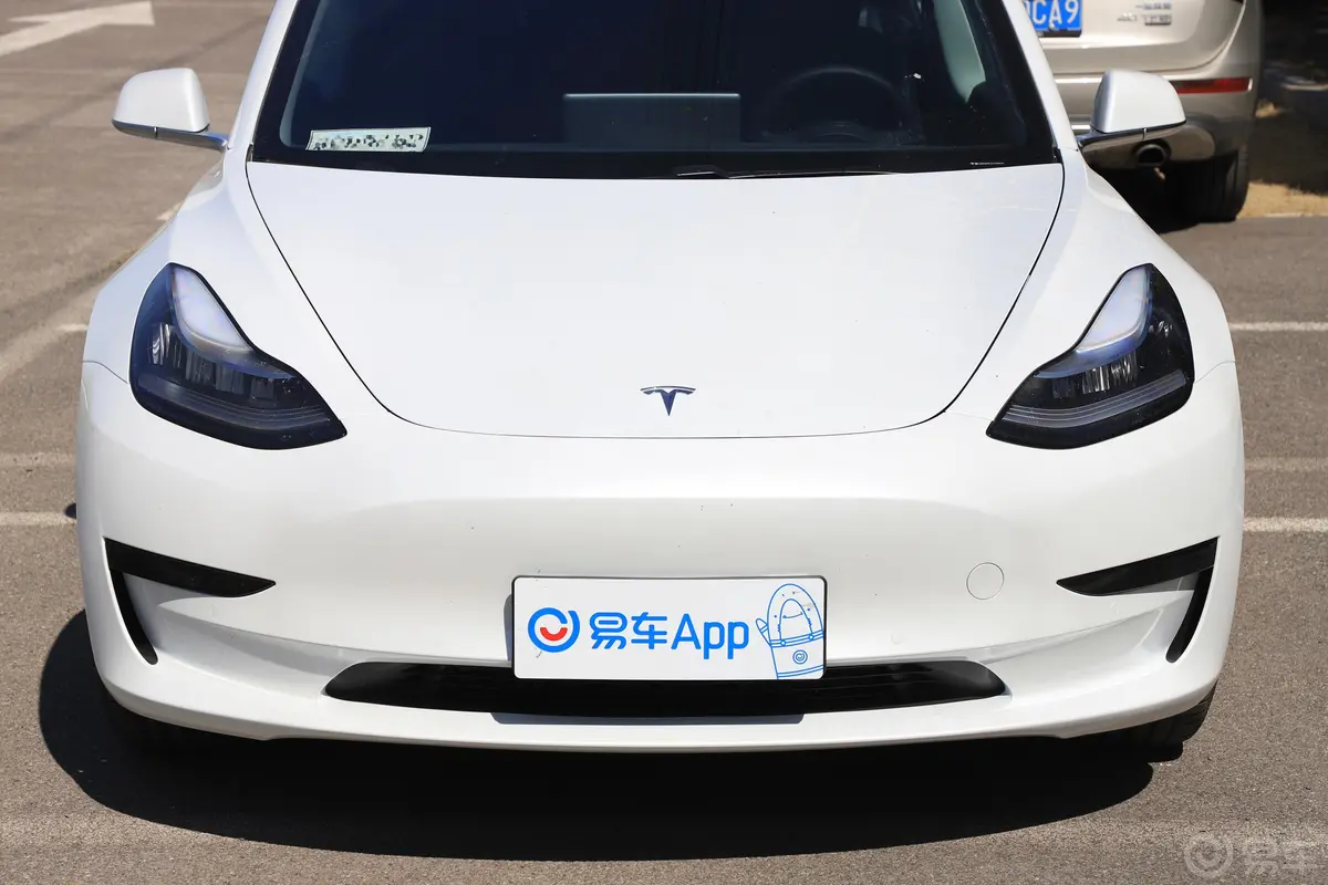 Model 3标准续航后轮驱动升级版外观