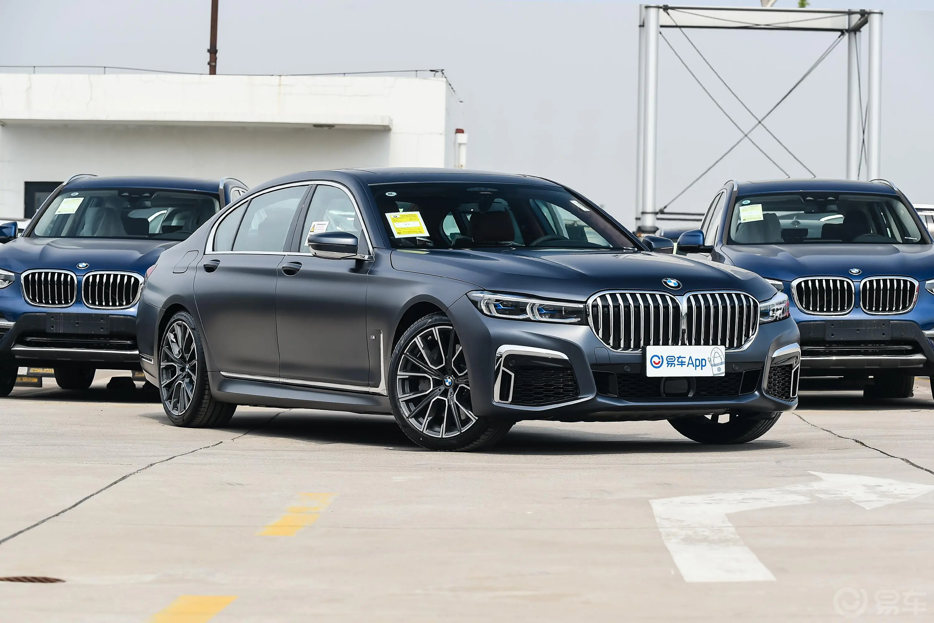 宝马7系改款 750Li xDrive V8 M运动套装车辆信息铭牌