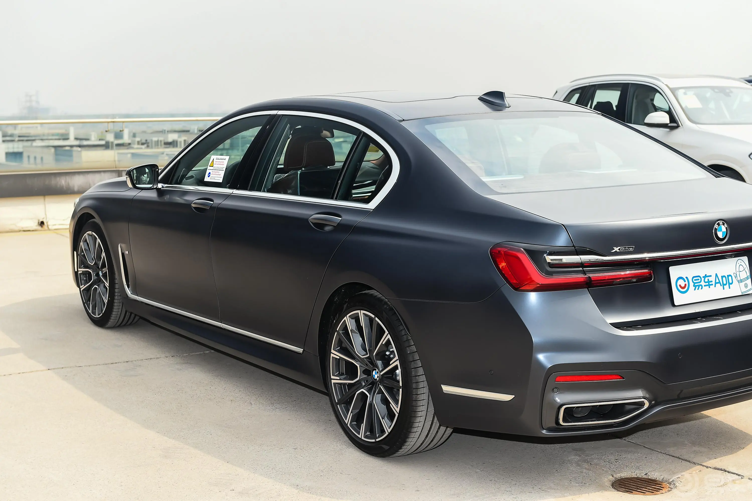 宝马7系改款 750Li xDrive V8 M运动套装外观