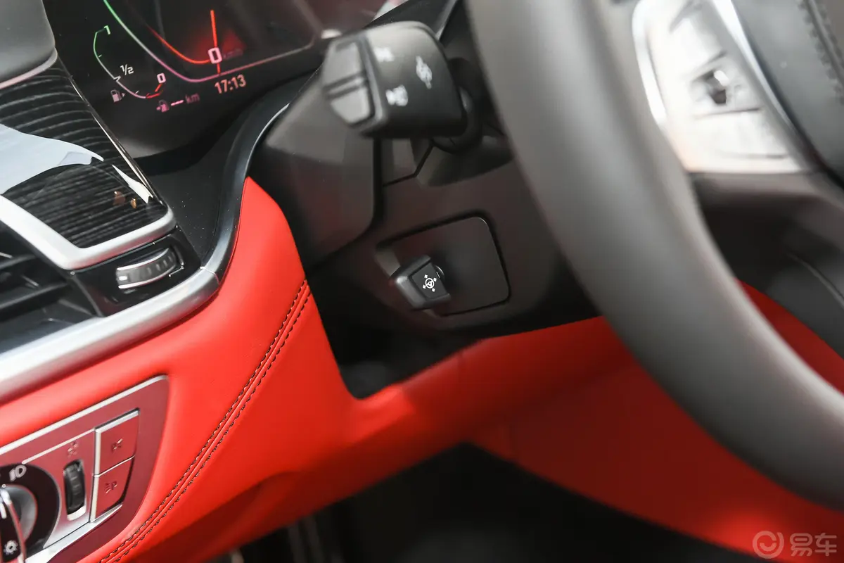 宝马7系改款 M760Li xDrive V12 运动套装方向盘调节