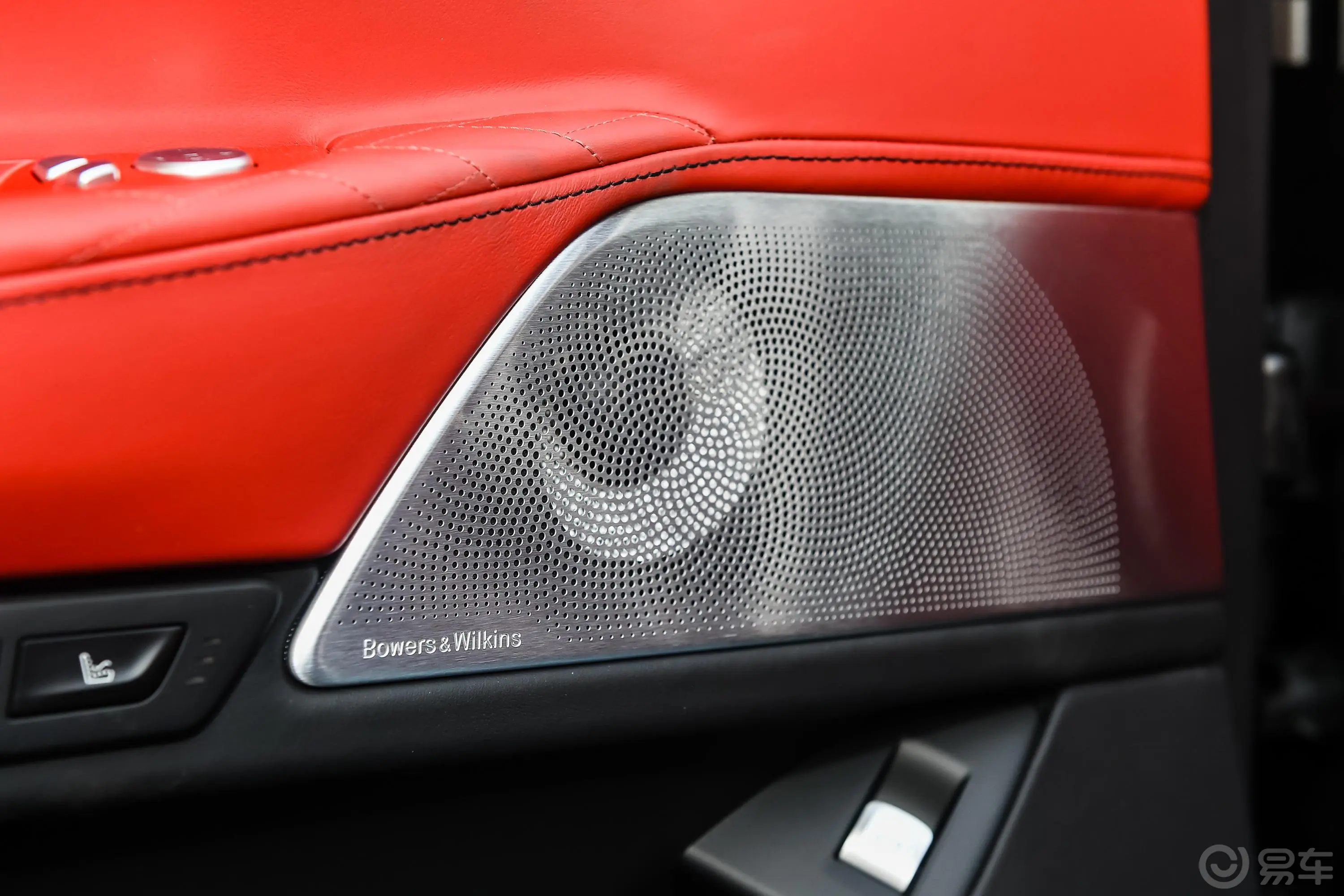 宝马7系改款 M760Li xDrive V12 运动套装音响和品牌