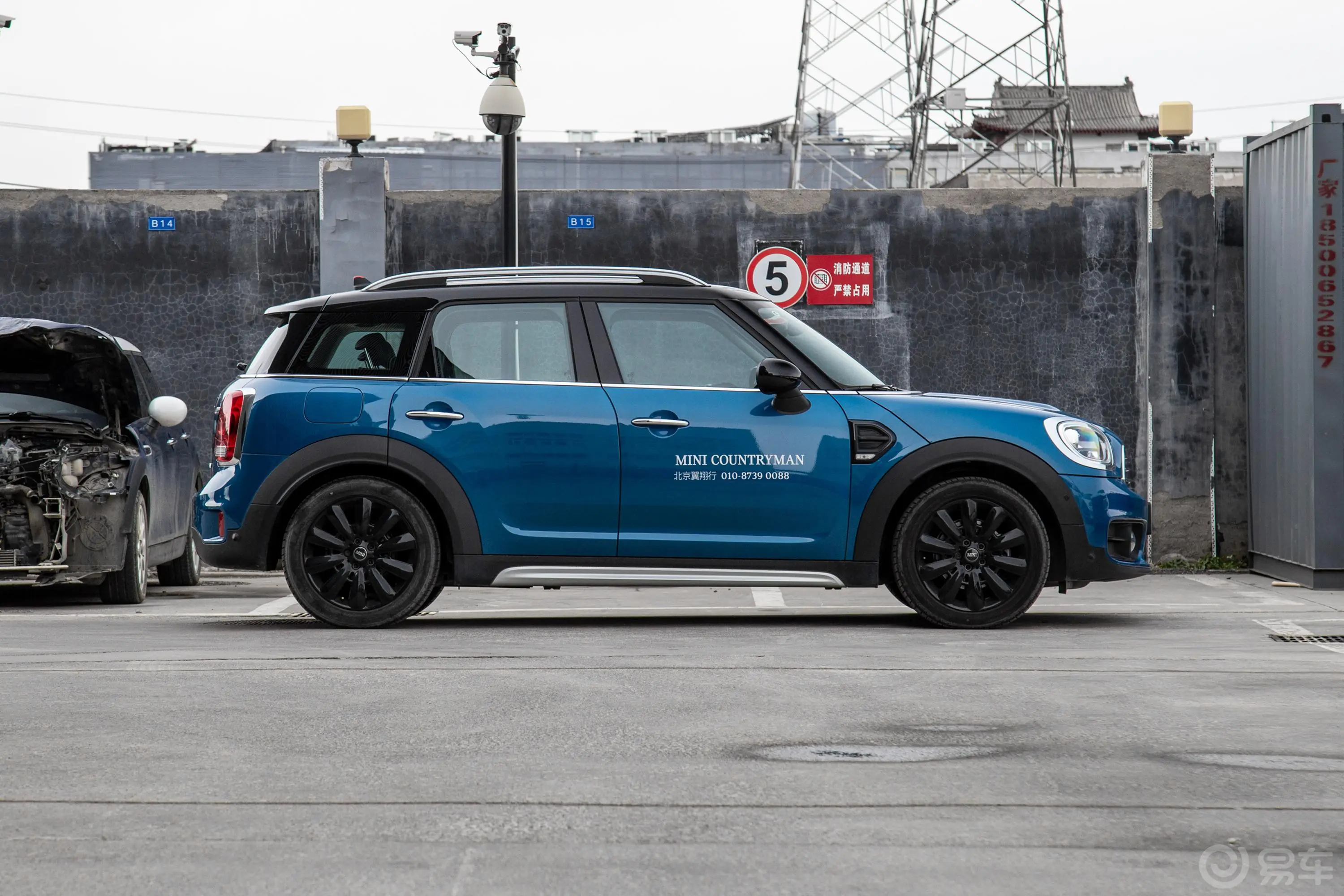 MINI COUNTRYMAN1.5T COOPER 艺术家周末旅行版外观