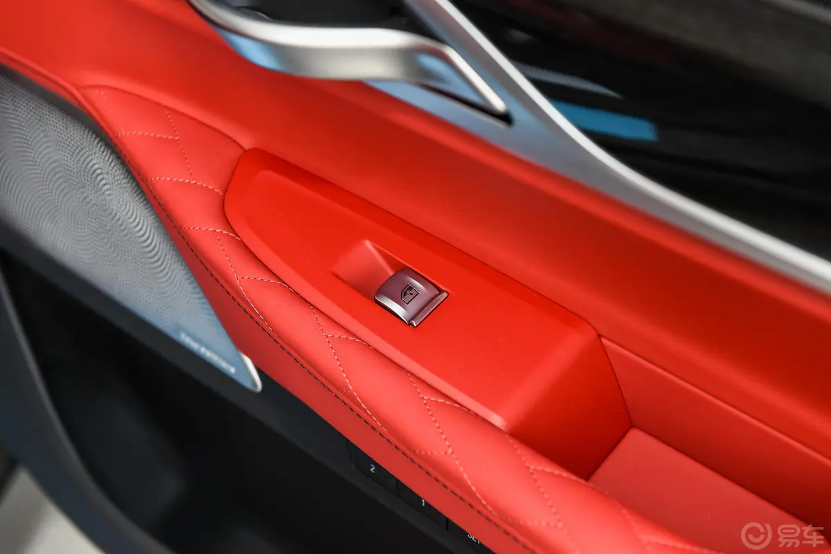 宝马7系改款 M760Li xDrive V12 运动套装内饰