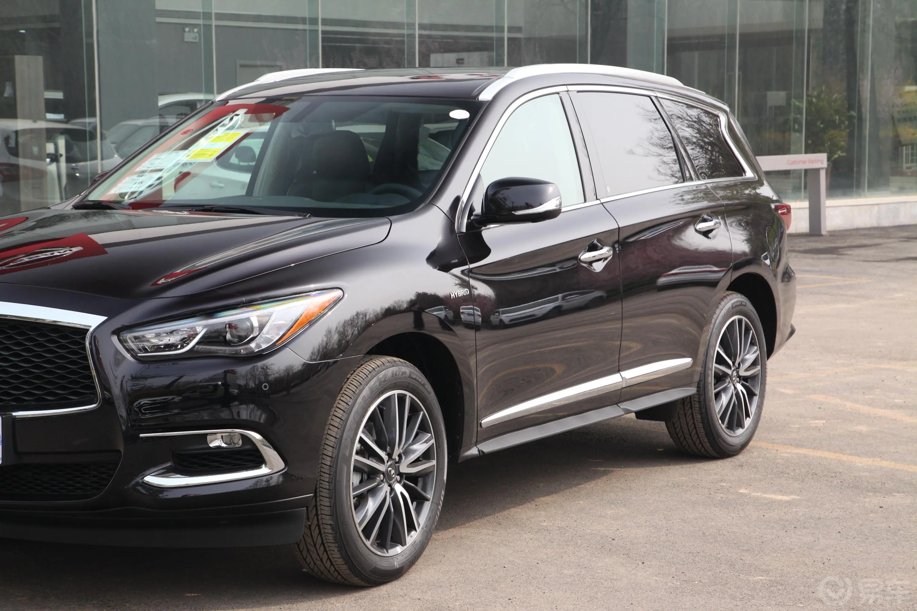 英菲尼迪QX60(进口)2.5 S/C Hybrid 两驱 卓越版外观