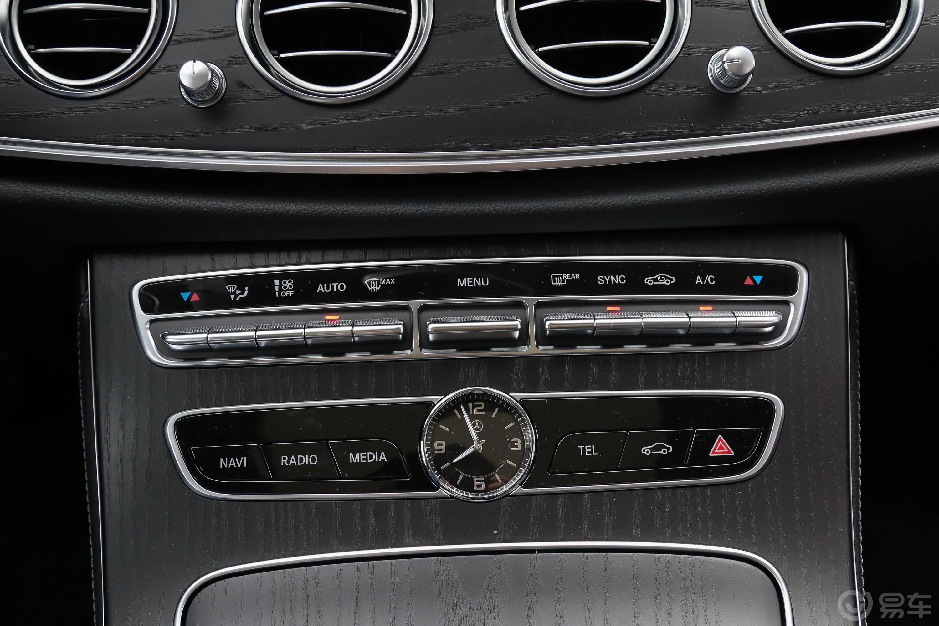 奔驰E级改款 E 300 L 运动殊享版空调
