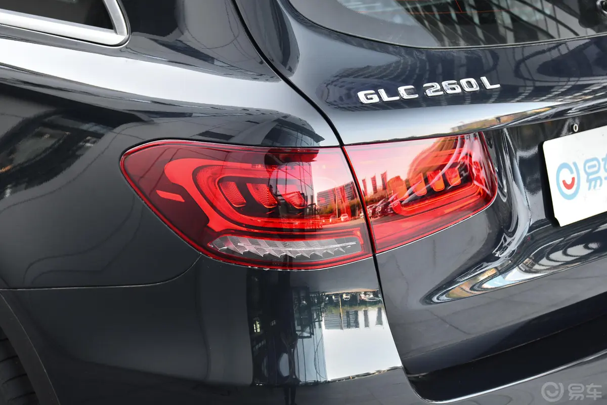 奔驰GLC改款 GLC 260 L 4MATIC 豪华型尾灯侧45度俯拍