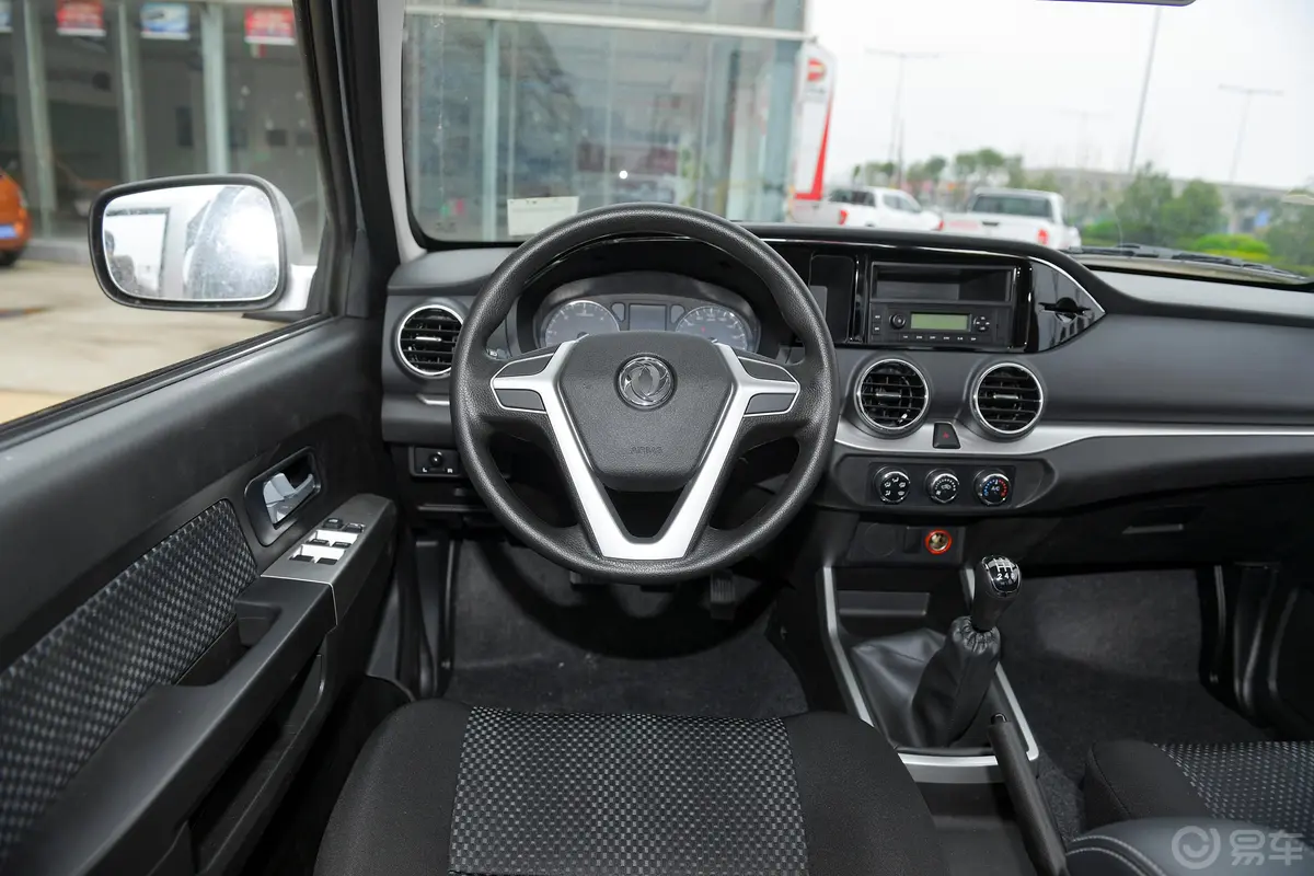 锐骐标箱 2.4L 手动 两驱 标准版 汽油 国VI驾驶位区域