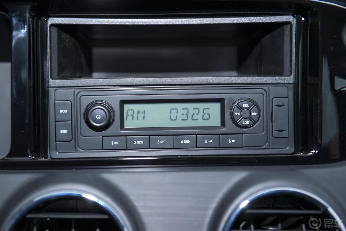锐骐标箱 2.4L 手动 两驱 标准版 汽油 国VI音响