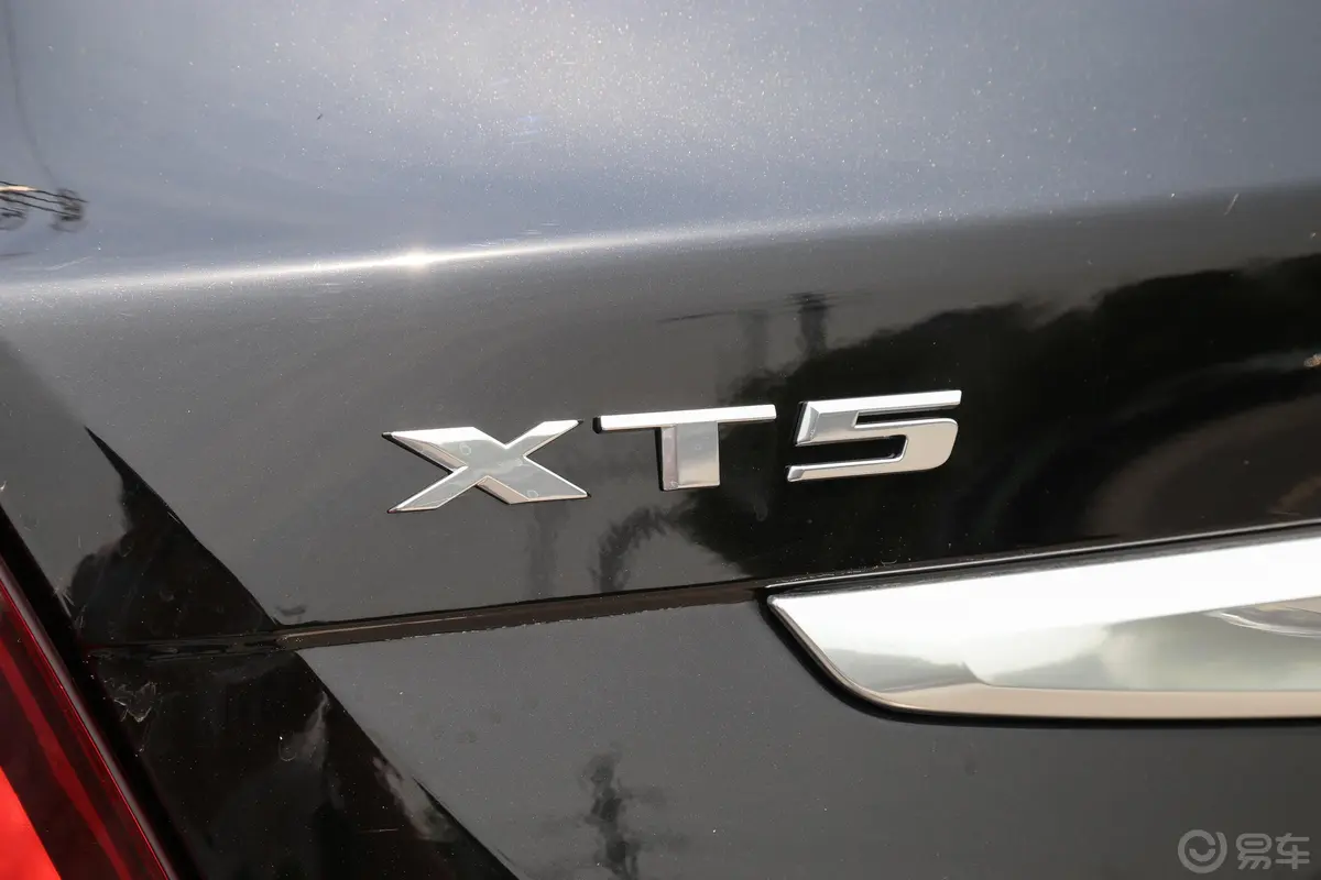 凯迪拉克XT5改款 28T 四驱 技术型外观