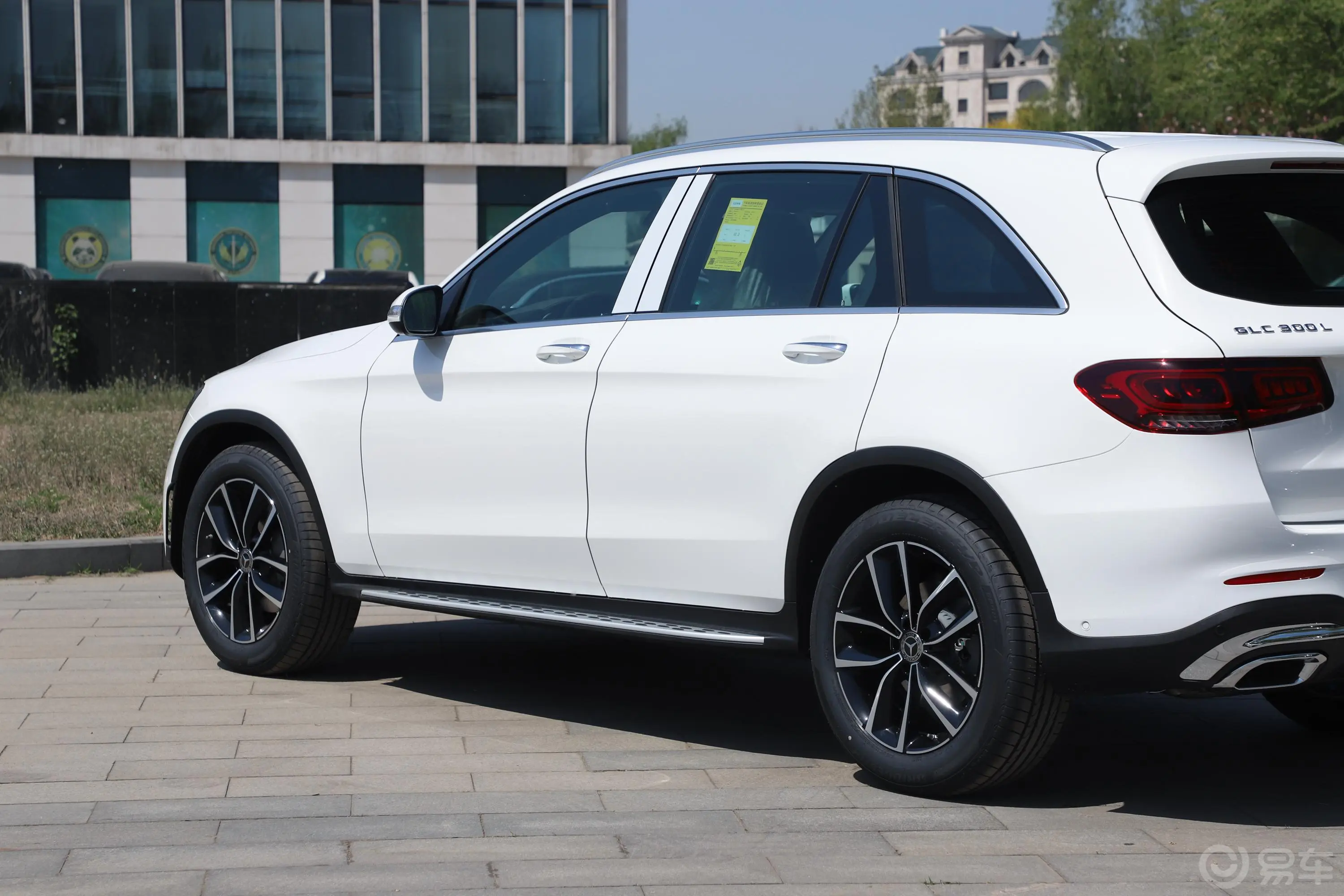 奔驰GLC改款 GLC 300 L 4MATIC 动感型外观