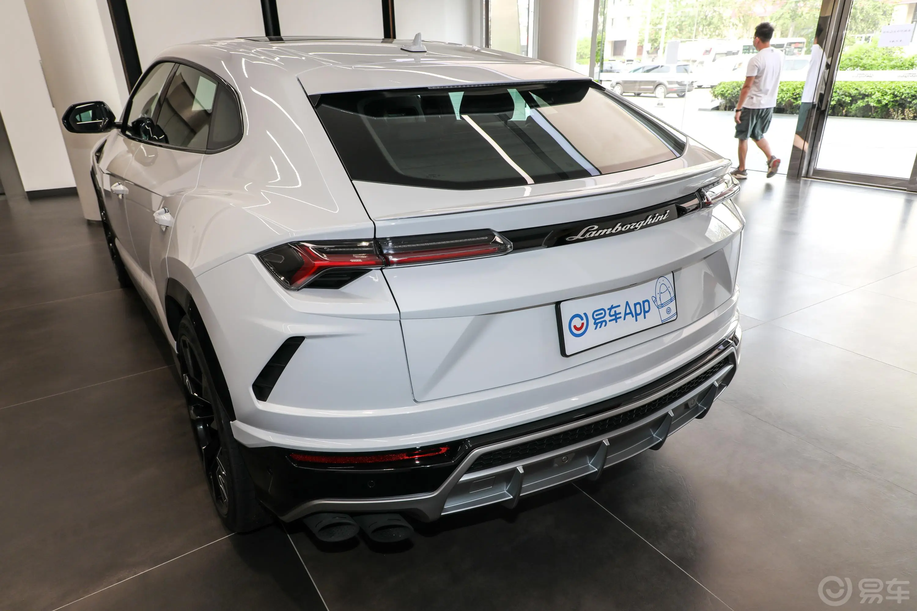 Urus4.0T V8外观