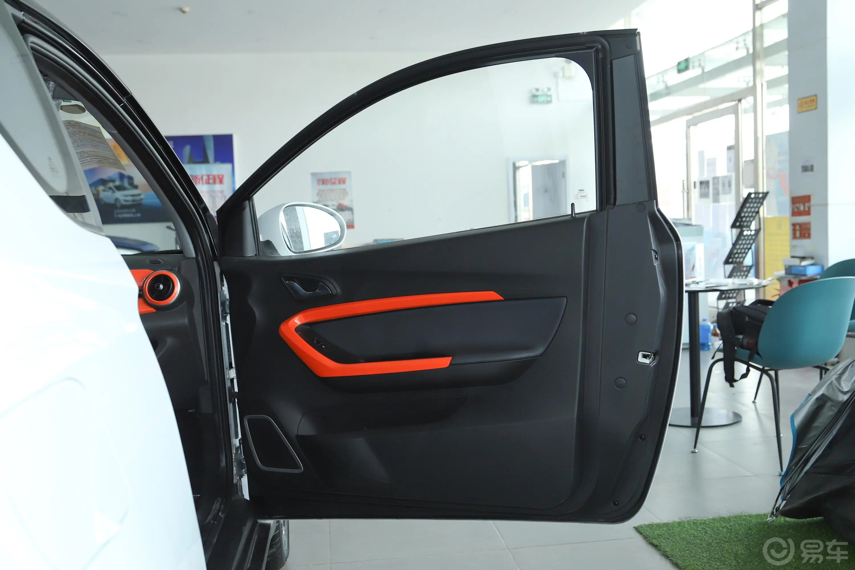 小蚂蚁智享版 30.6kWh 4座副驾侧前车门