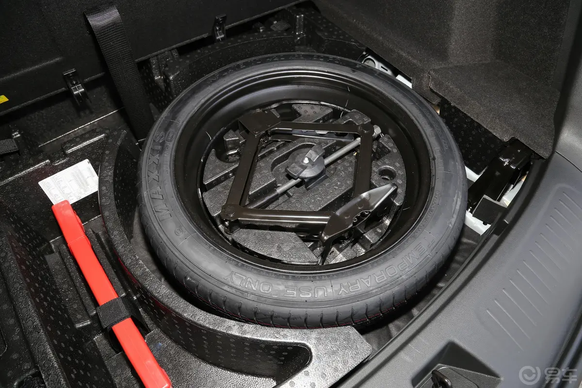 凯迪拉克XT5改款 28T 两驱 技术型备胎