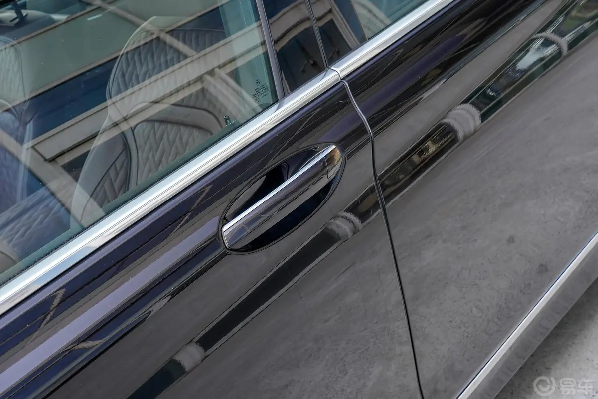 宝马7系改款 740Li xDrive 行政型 豪华套装外观