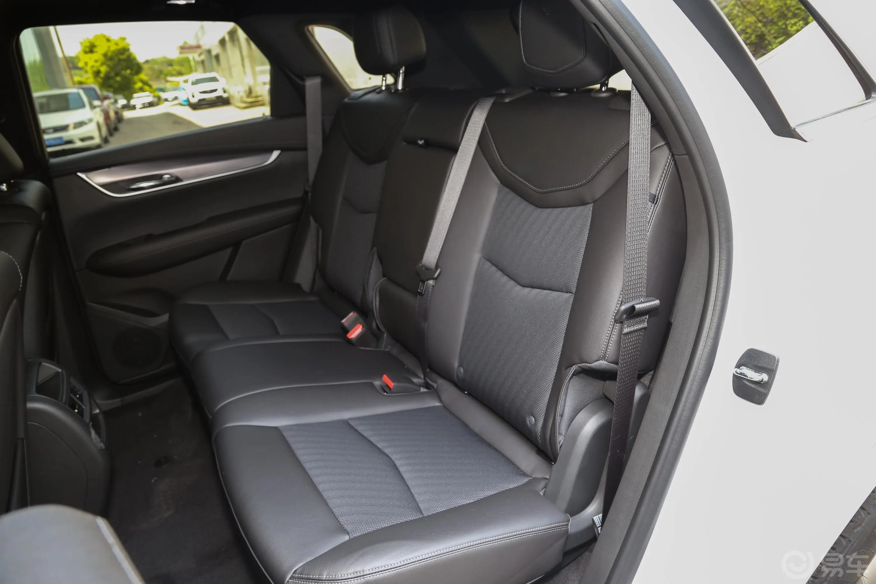凯迪拉克XT5改款 28T 两驱 技术型后排座椅