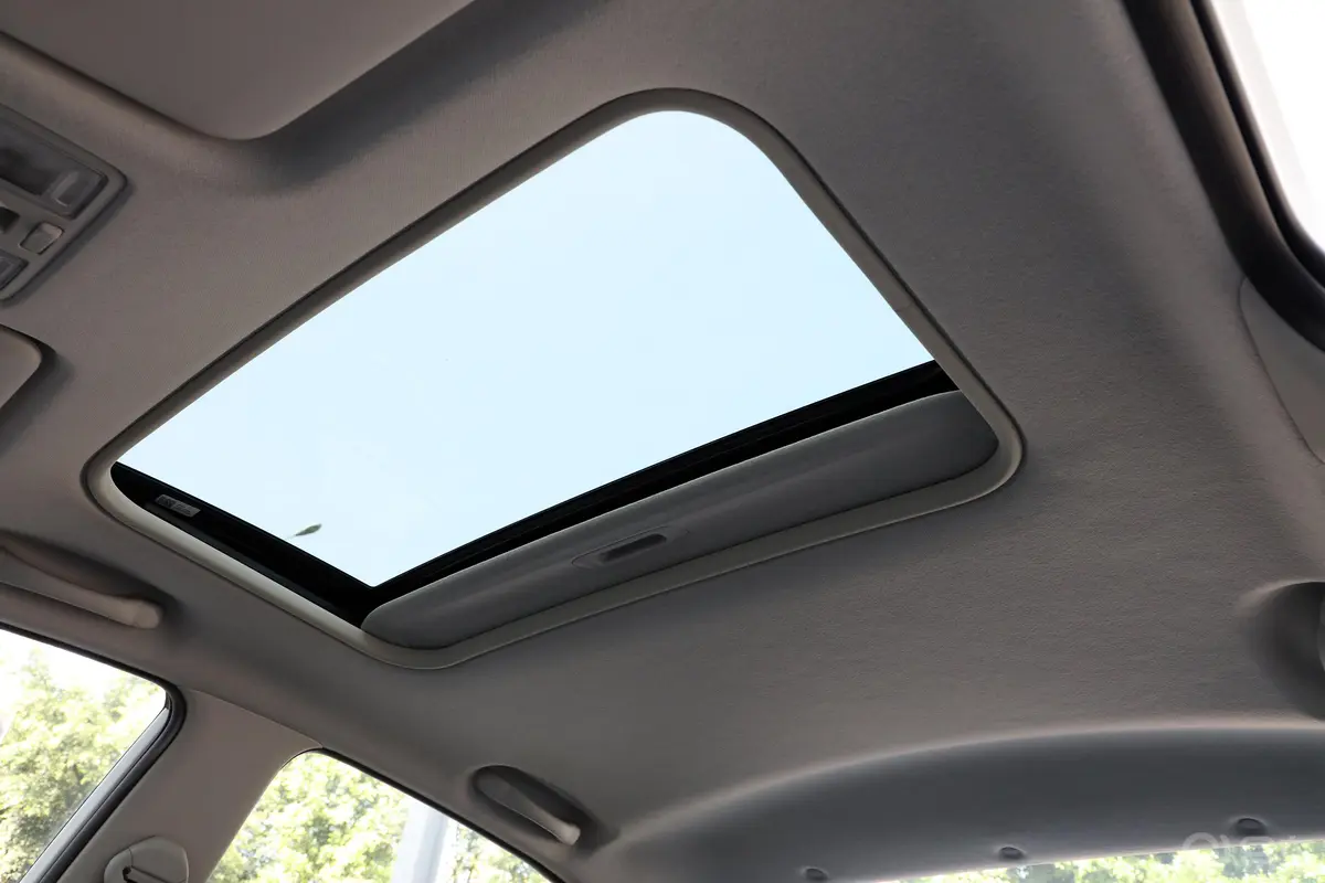 焕驰1.4L 自动 舒适天窗版天窗内拍关闭
