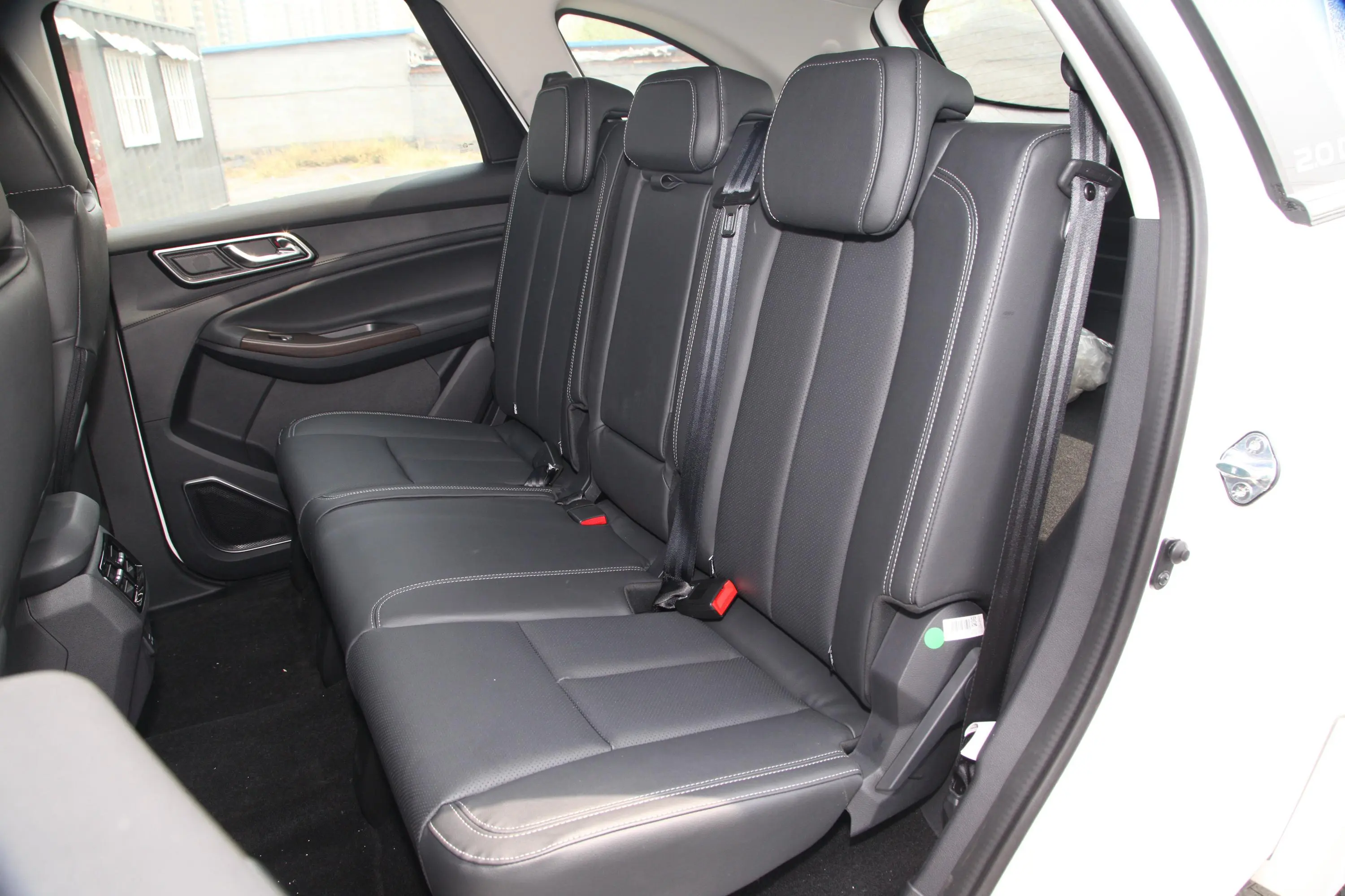 驭胜S3502.0T 手动 四驱 舒适版 5座 柴油 国VI后排座椅
