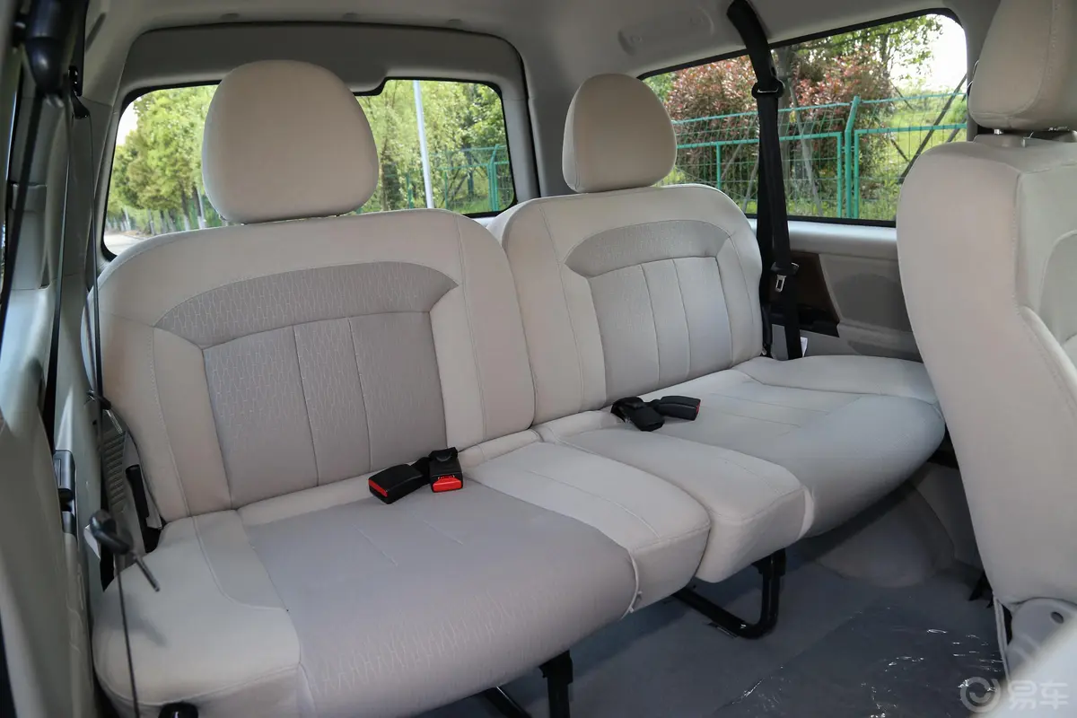 菱智M5L 1.6L 手动 舒适型 7座第三排座椅