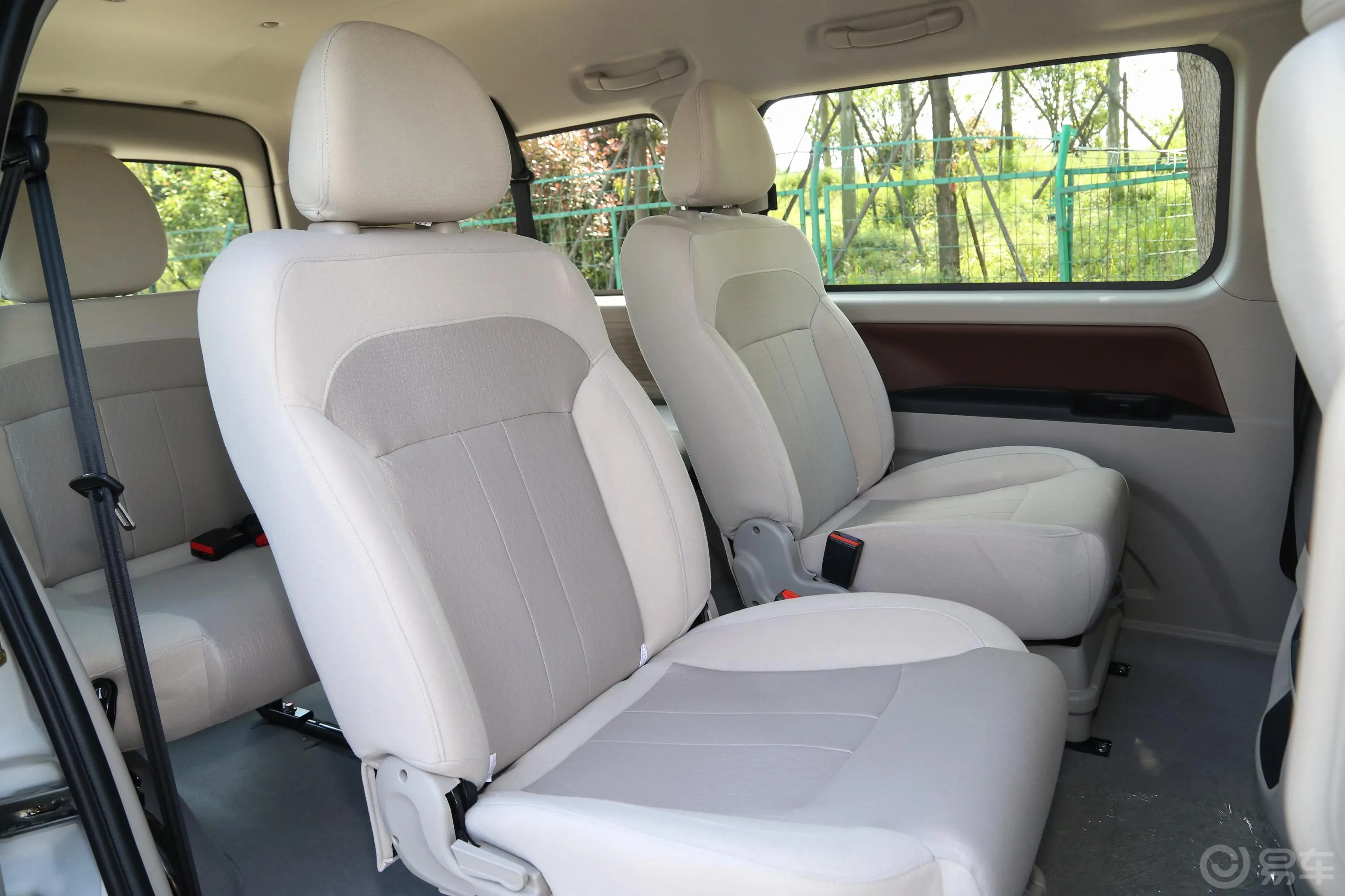 菱智M5L 1.6L 手动 舒适型 7座后排座椅