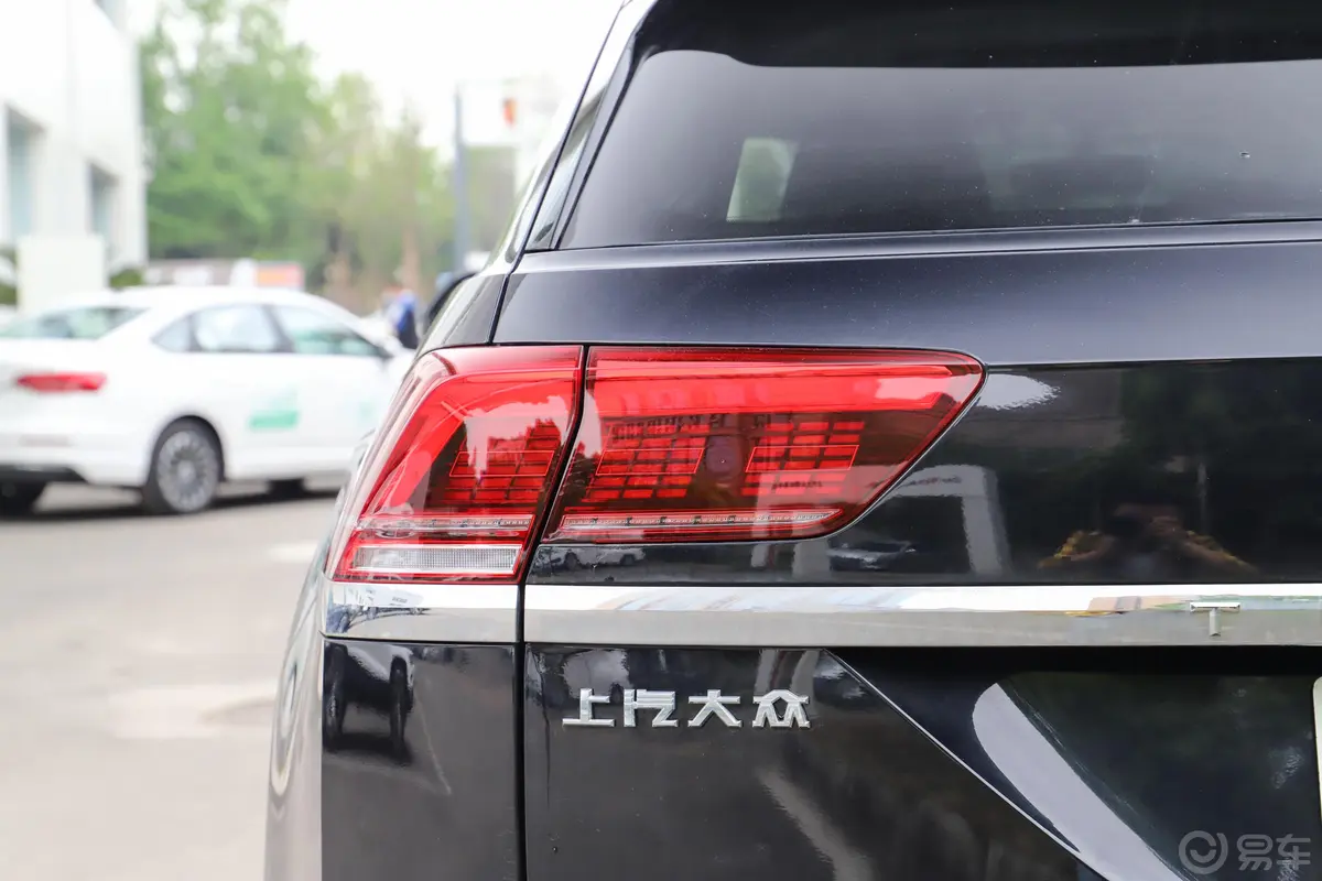 途昂X330TSI 两驱 豪华版外观