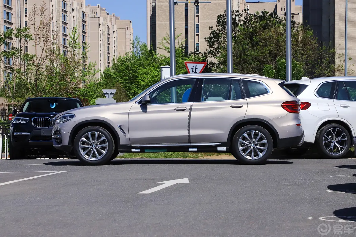 宝马X3xDrive 28i 豪华套装外观