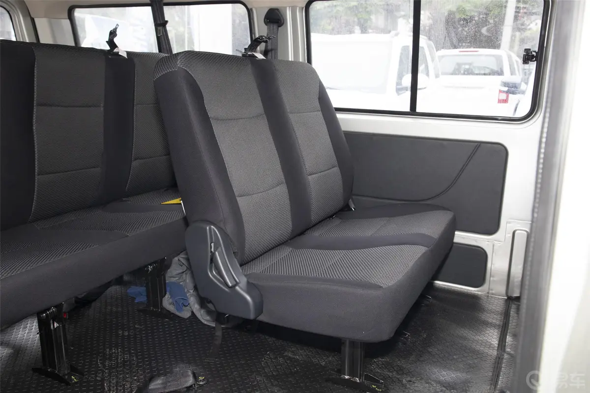 长安之星9客车 1.5L 手动 标准版 7座 国VI后排座椅