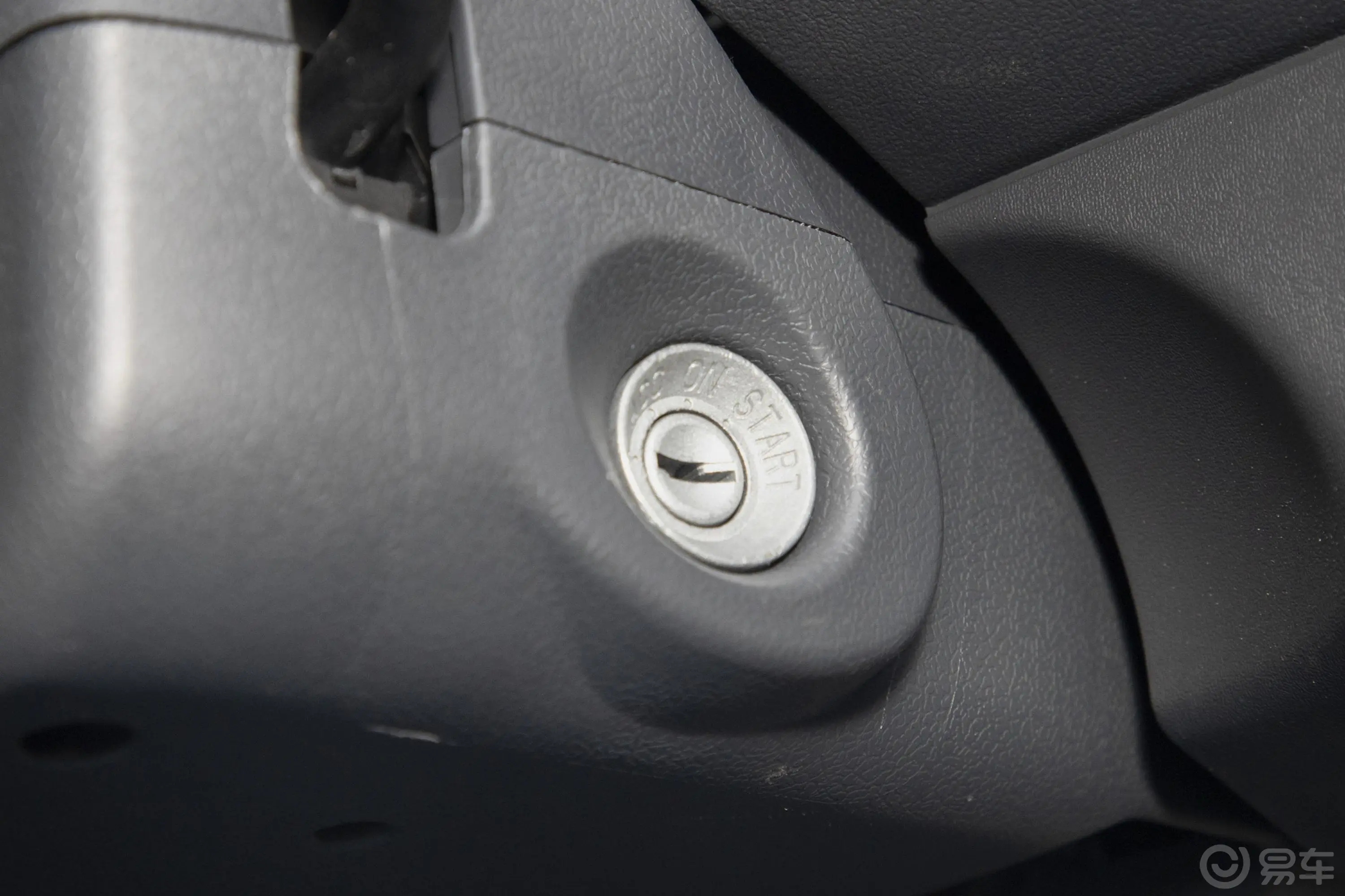 长安之星9客车 1.5L 手动 标准版 7座 国VI钥匙孔或一键启动按键