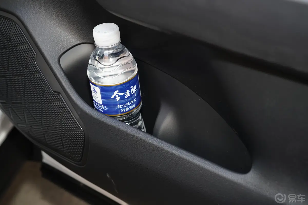 威兰达双擎 2.5L E-CVT 四驱 豪华版内饰