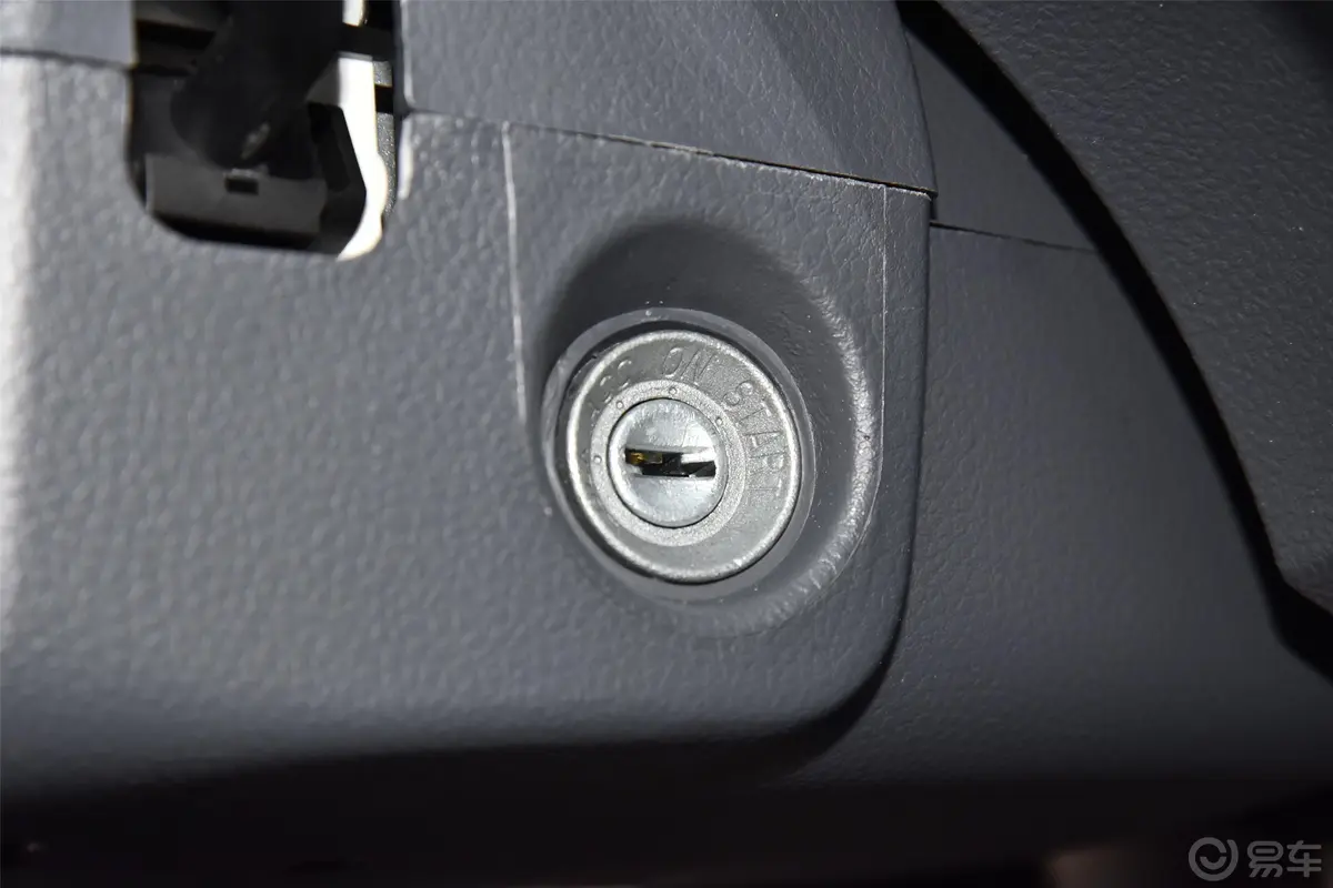 金杯T31.5L 手动单排标准版 非独立货箱钥匙孔或一键启动按键