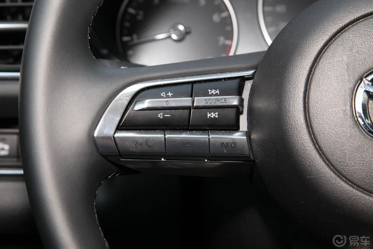 马自达CX-302.0L 手自一体 嘉悦型左侧方向盘功能按键