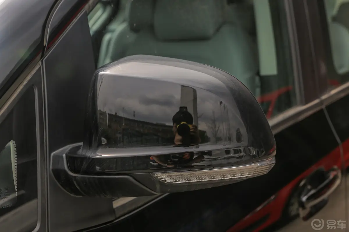 大通G10改款 PLUS 2.0T 手自一体 智享版 汽油 国VI主驾驶后视镜背面